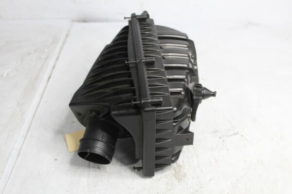 Range Rover Sport L494 Right Air Intake Box LR036428, LR095789, CPLA9600DA, CPLA9600DC