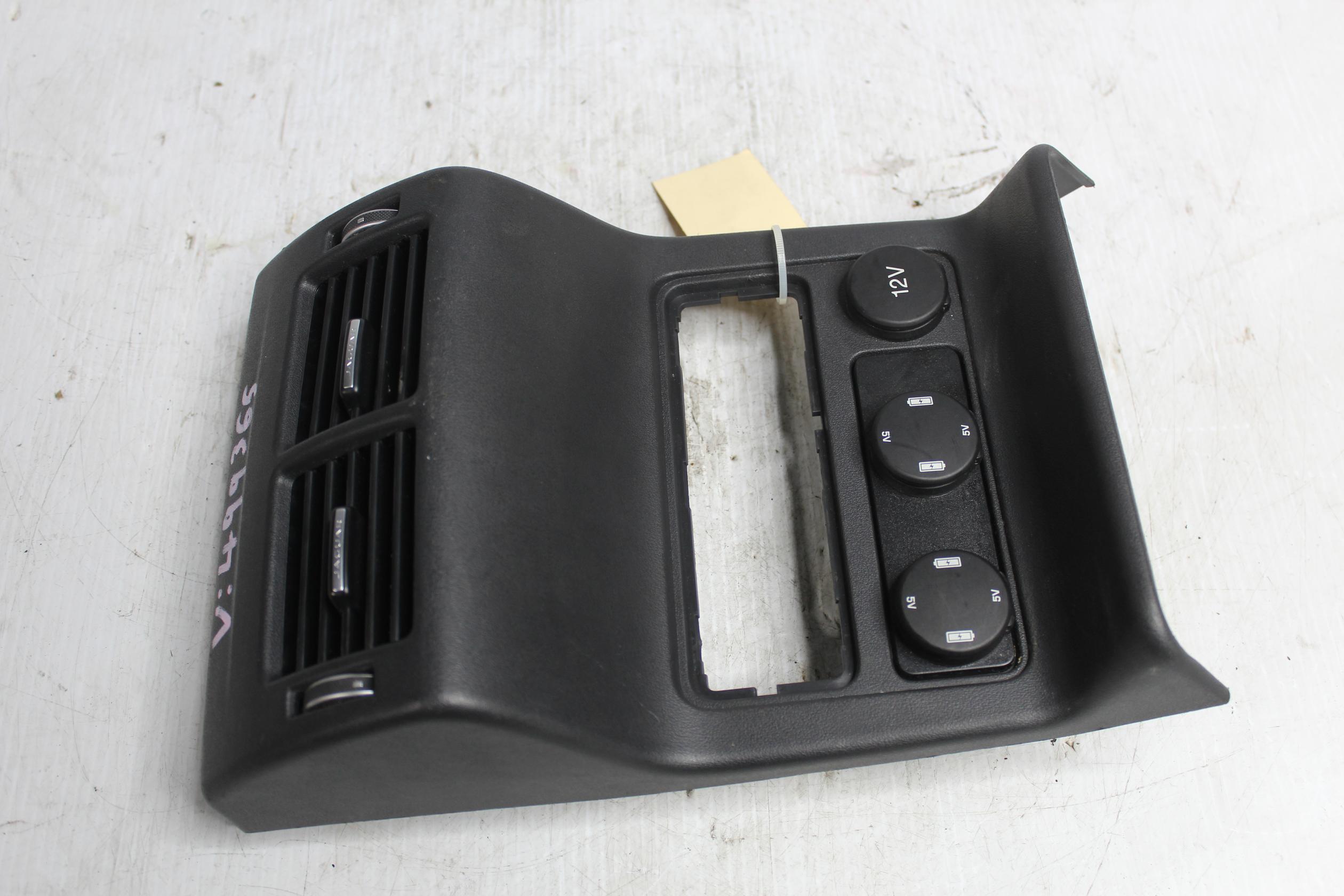 Jaguar X761 F Pace Rear Centre Console Panel with Vent T2H3069, GX63014A22AB - Image 3