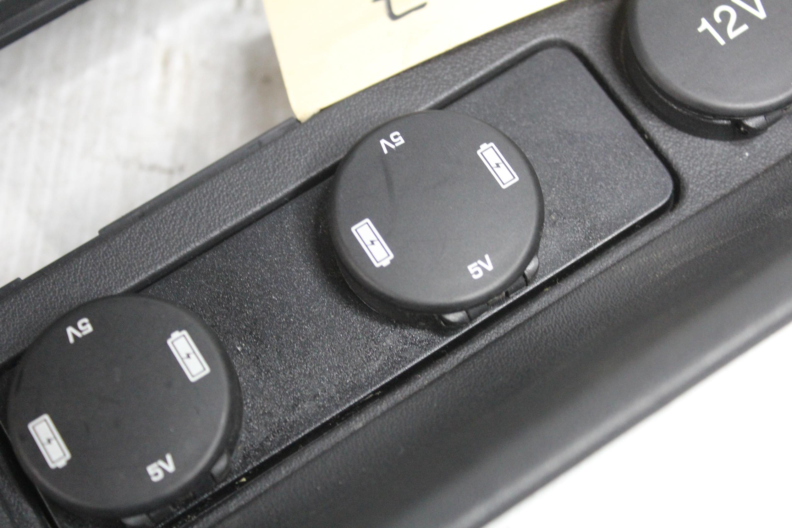 Jaguar X761 F Pace Rear Centre Console Panel with Vent T2H3069, GX63014A22AB - Image 9