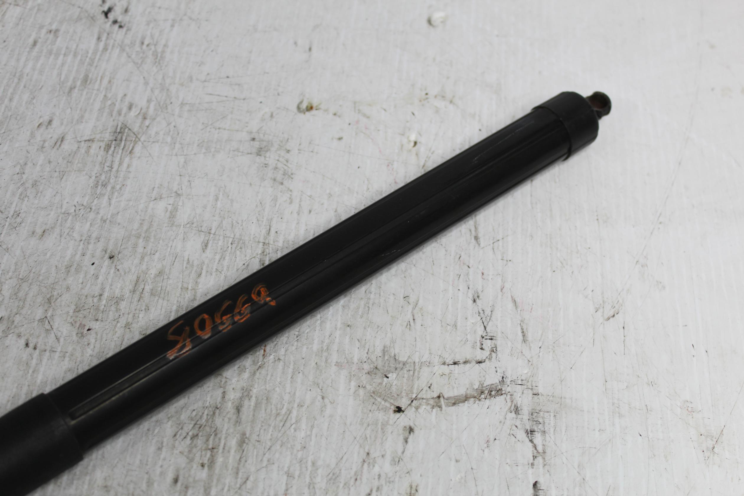 Range Rover Sport L494 Electric Tailgate Hatch Lift Strut LR044161, LR165919 - Image 6