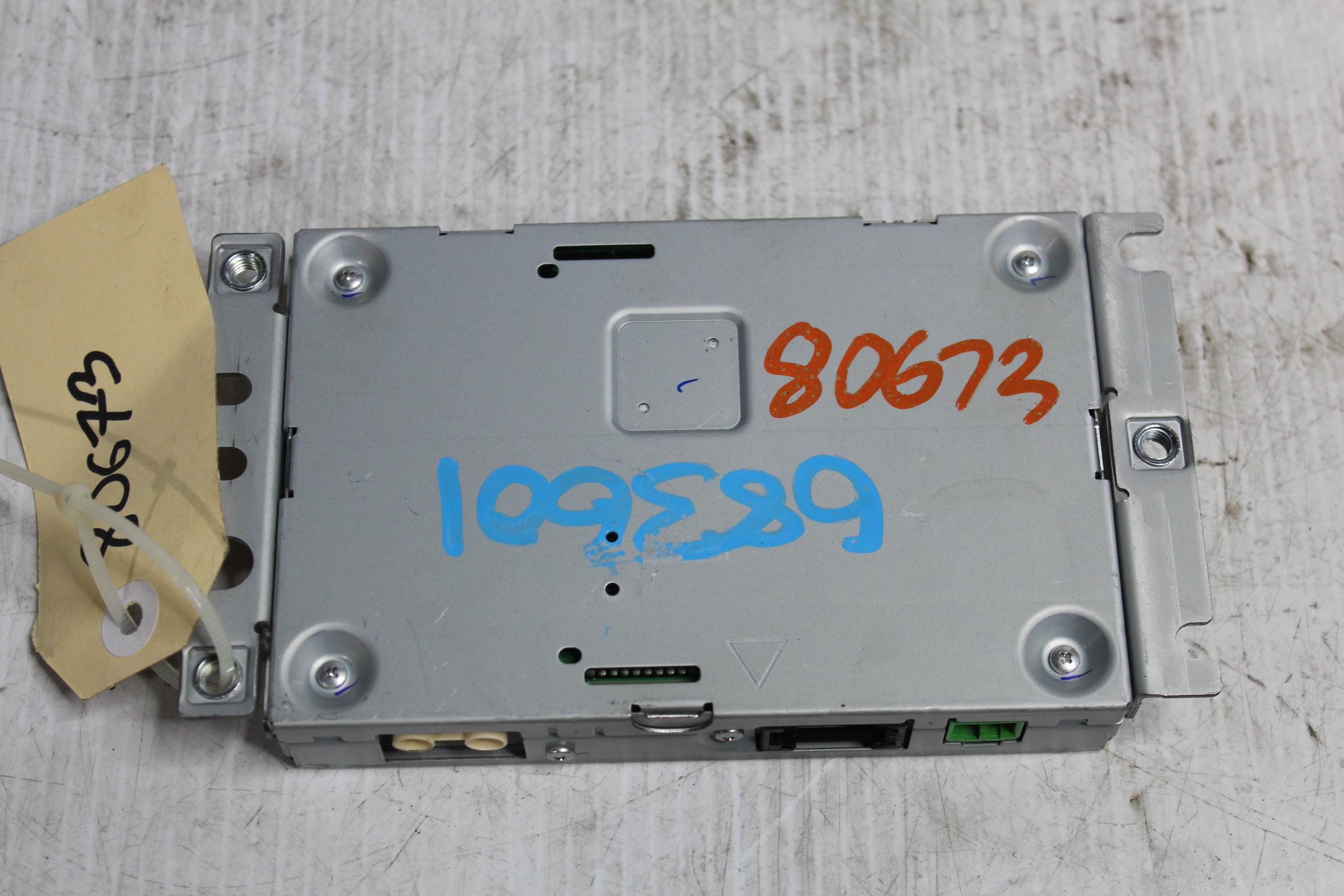 Land Rover L462 Discovery 5 DAB Radio Receiver Unit LR079410 - Image 4