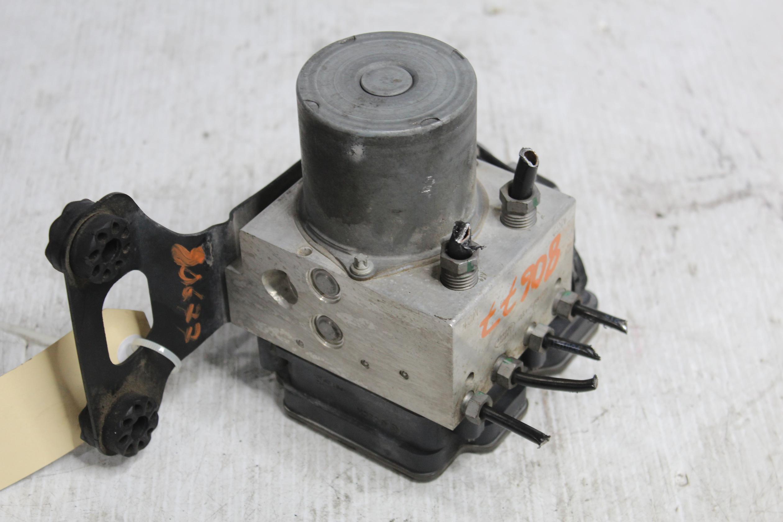 Range Rover Sport L494 ABS Module Pump LR079257, LR084890 - Image 1