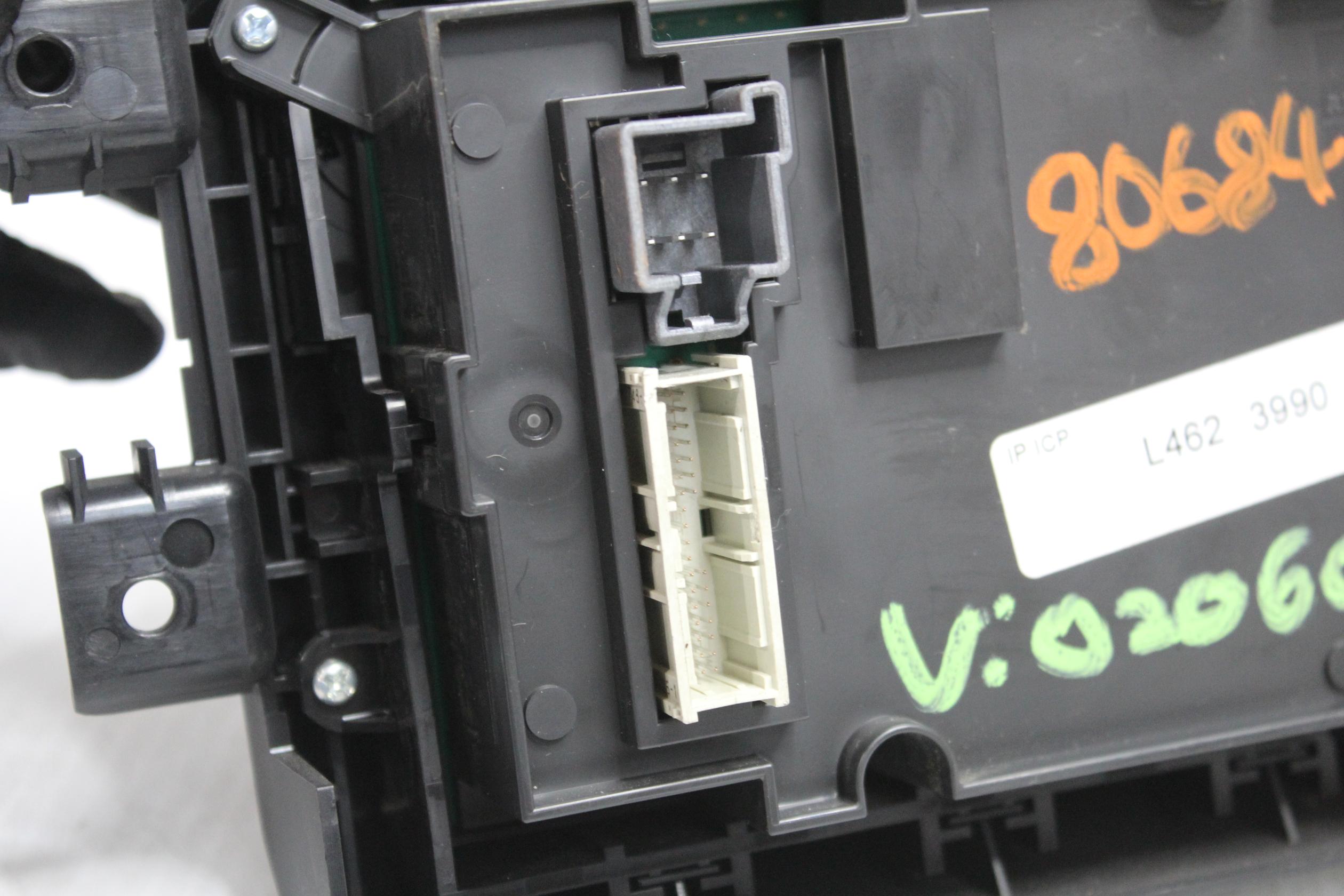 Land Rover L462 Discovery 5 AC Climate Control Panel Unit LR084026 - Image 8