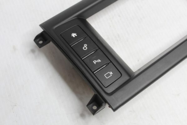Land Rover L462 Discovery 5 Display Surround Control Panel LR081392