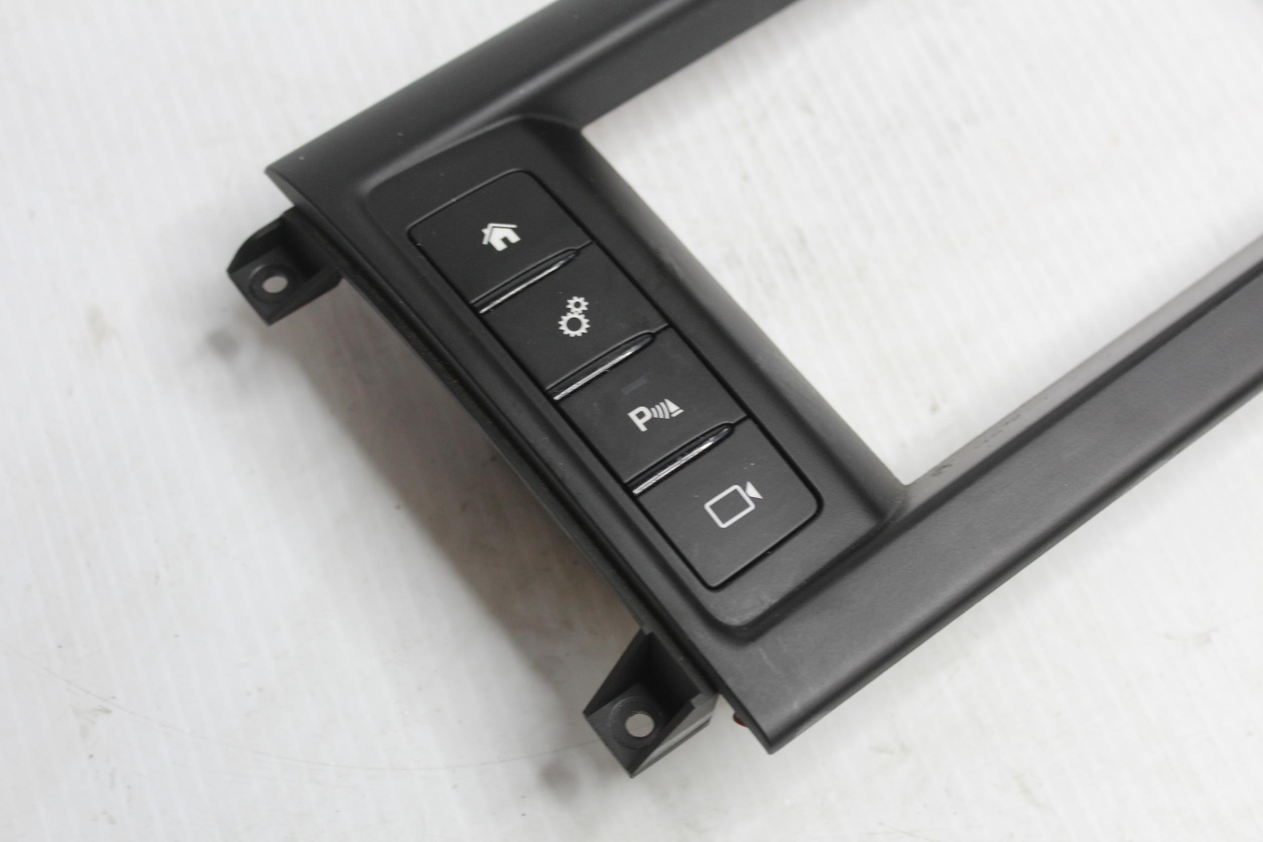 Land Rover L462 Discovery 5 Display Surround Control Panel LR081392 - Image 5