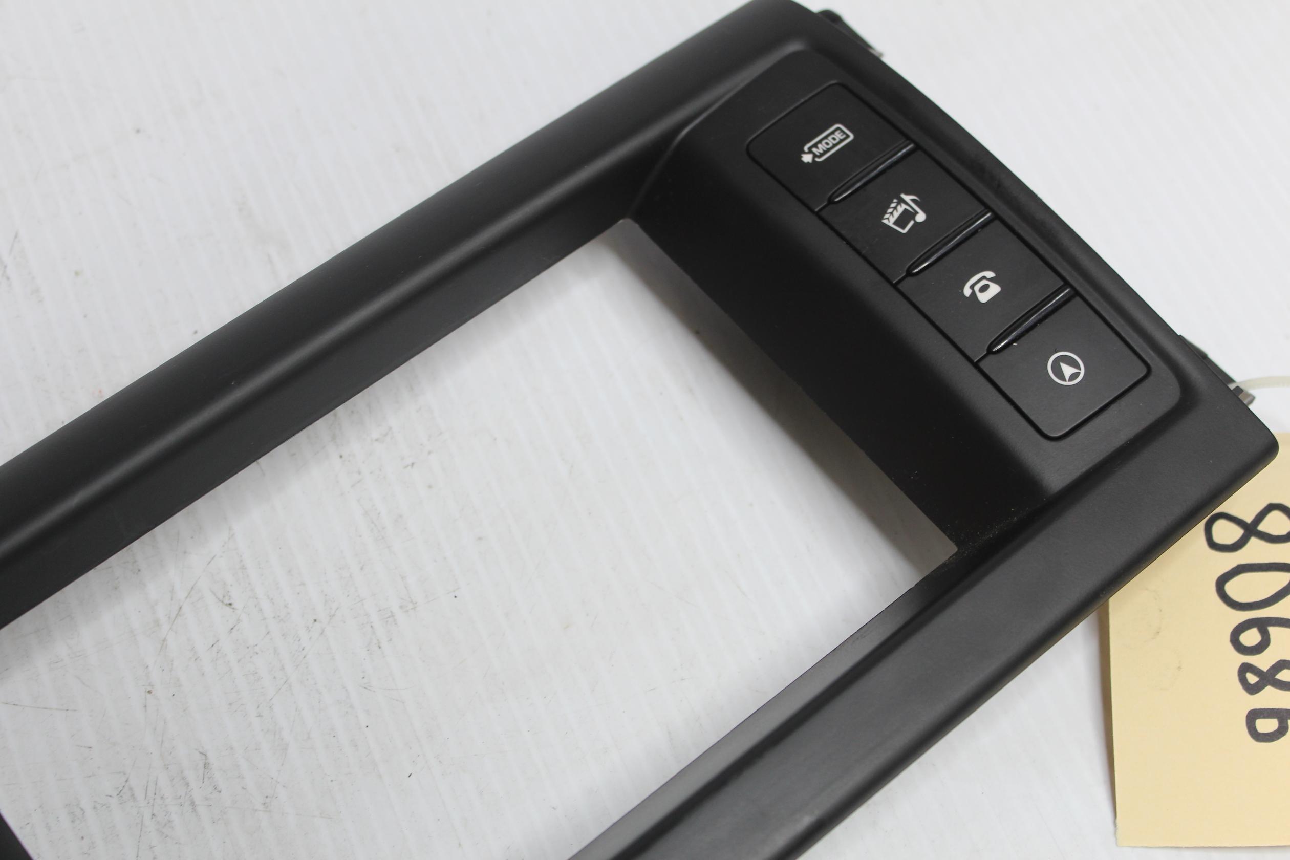 Land Rover L462 Discovery 5 Display Surround Control Panel LR081392 - Image 7