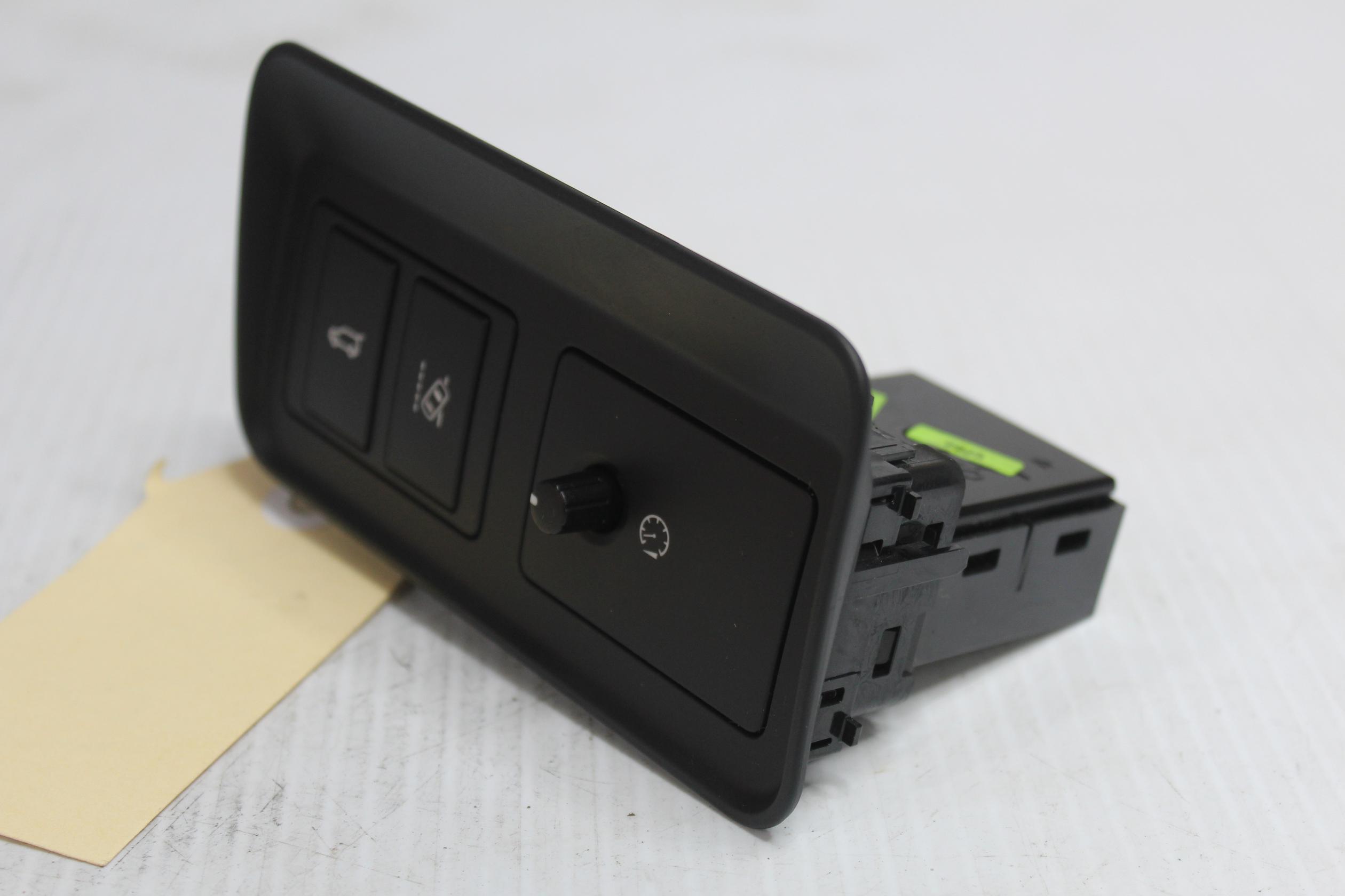 Land Rover L462 Discovery 5 Headlight Lighting Switch LR061000, LR088271 - Image 2