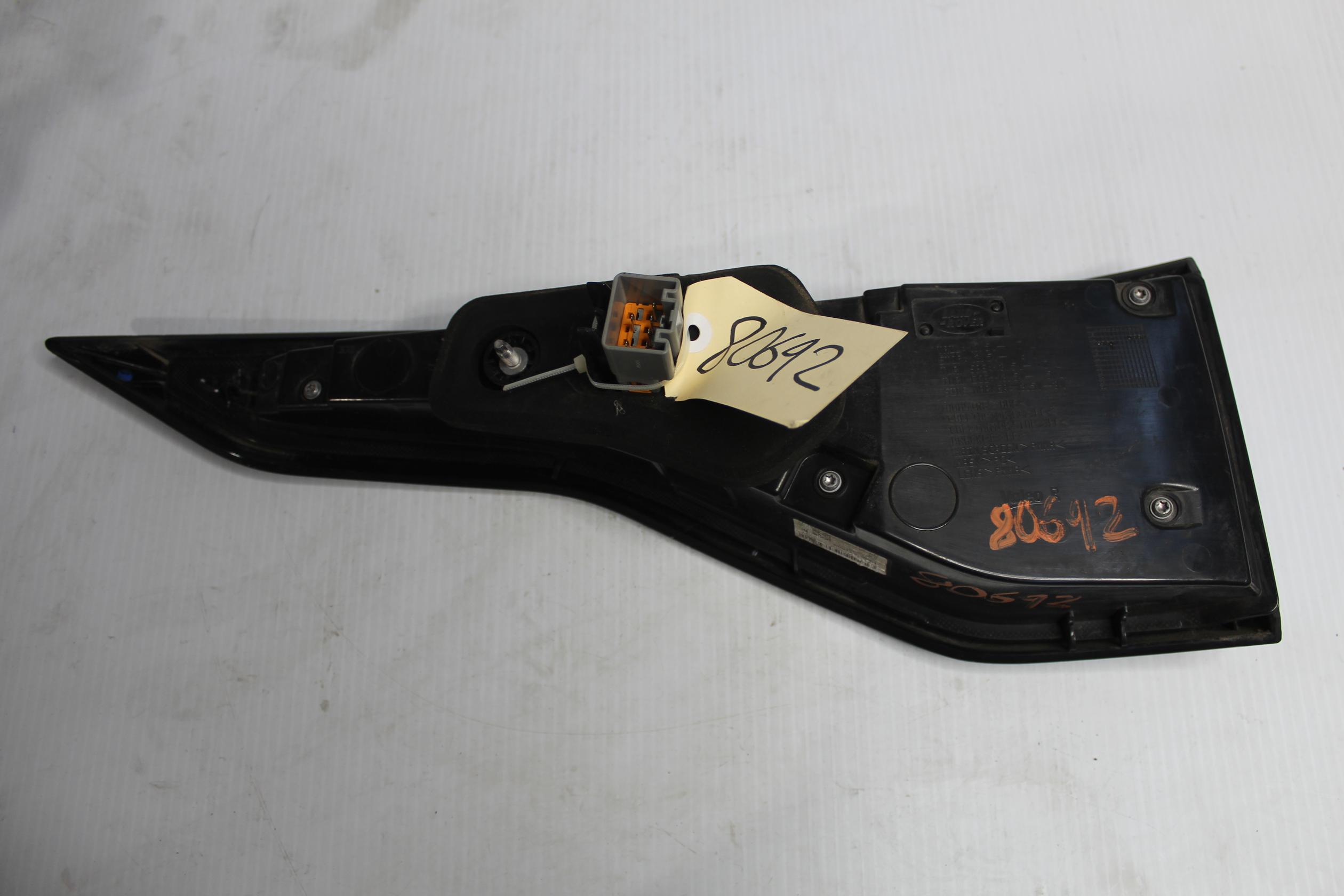 Land Rover L462 Discovery 5 RH Right Tail Light Lamp LR106841 - Image 6