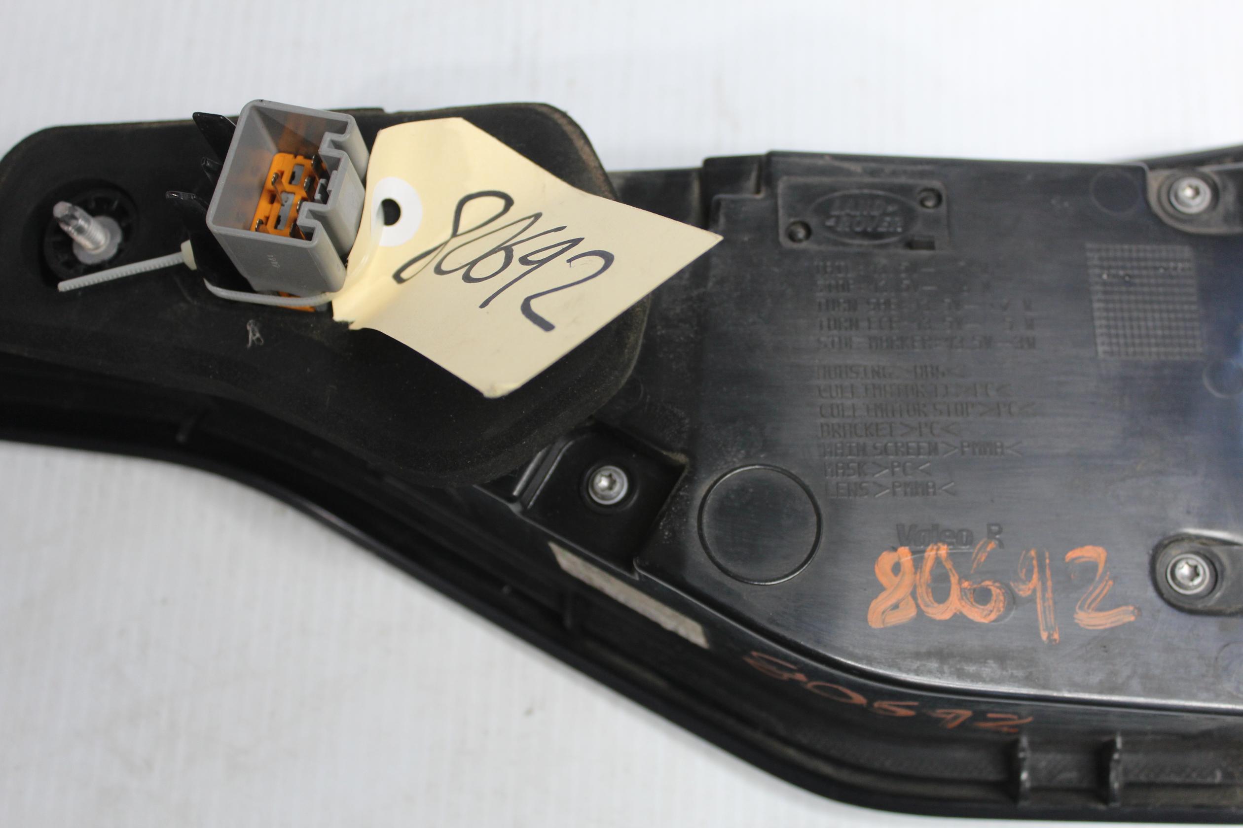 Land Rover L462 Discovery 5 RH Right Tail Light Lamp LR106841 - Image 8