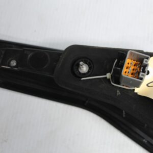 Land Rover L462 Discovery 5 RH Right Tail Light Lamp LR106841 - Image 9