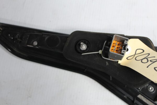 Land Rover L462 Discovery 5 RH Right Tail Light Lamp LR106841