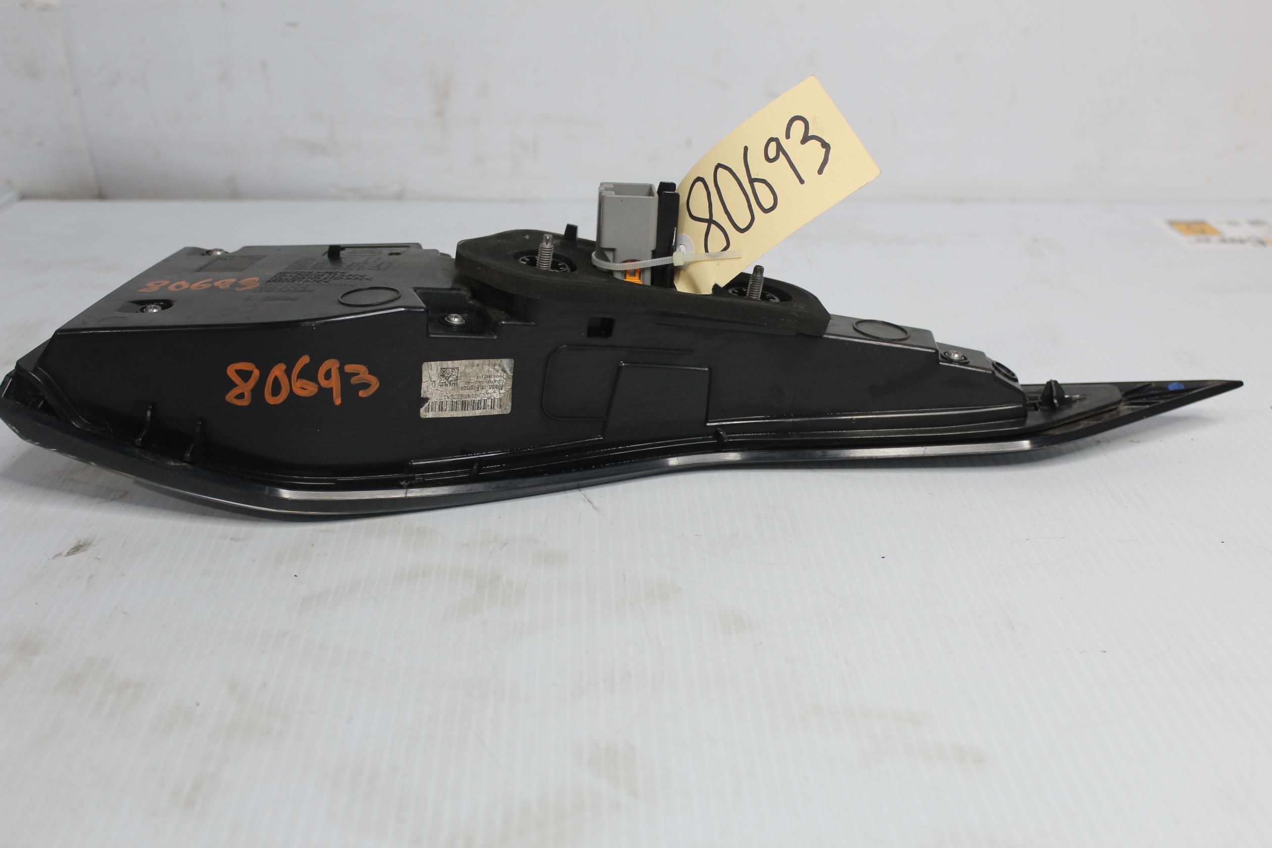 Land Rover L462 Discovery 5 LH Left Tail Light Lamp LR106845 - Image 11