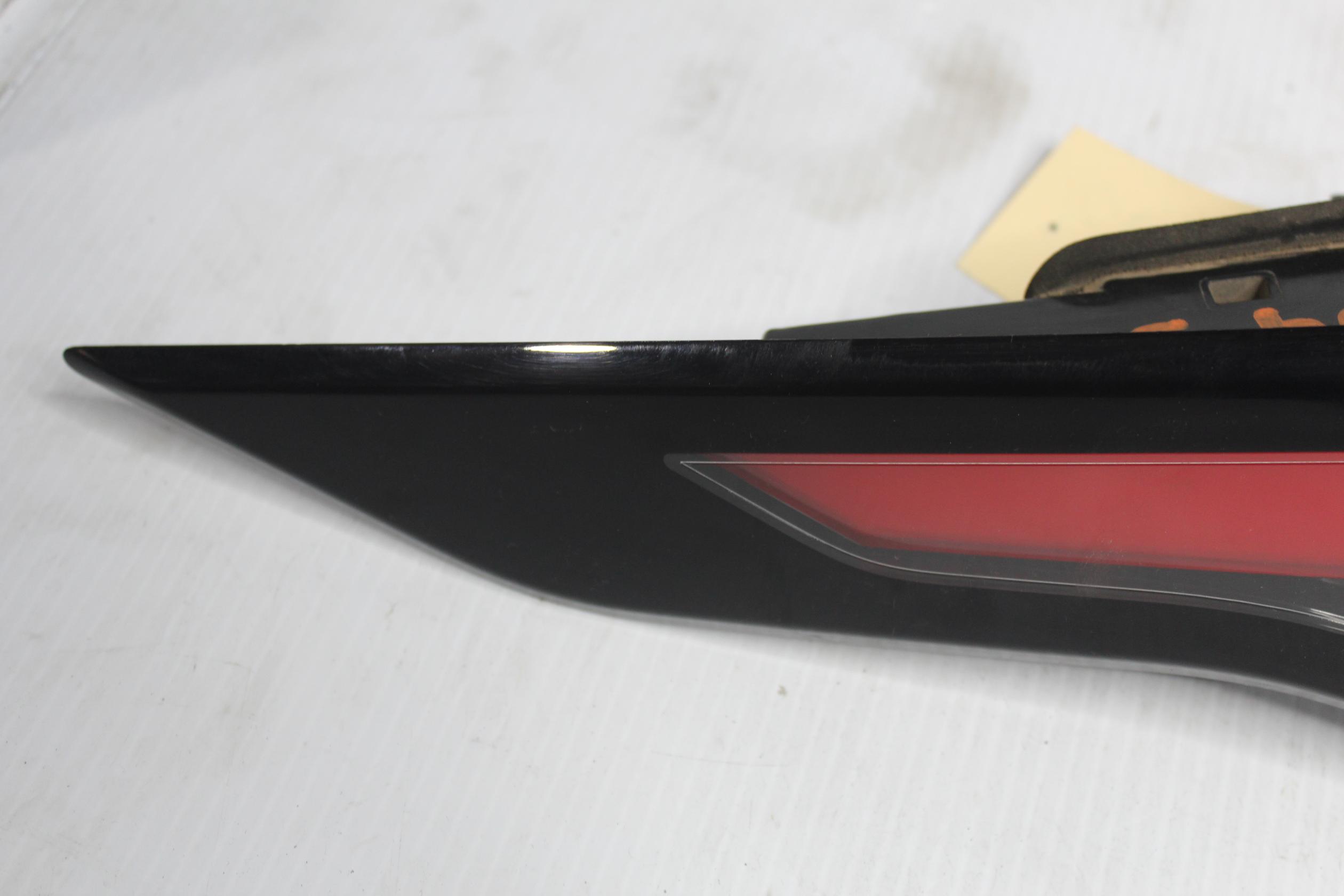 Land Rover L462 Discovery 5 LH Left Tail Light Lamp LR106845 - Image 5