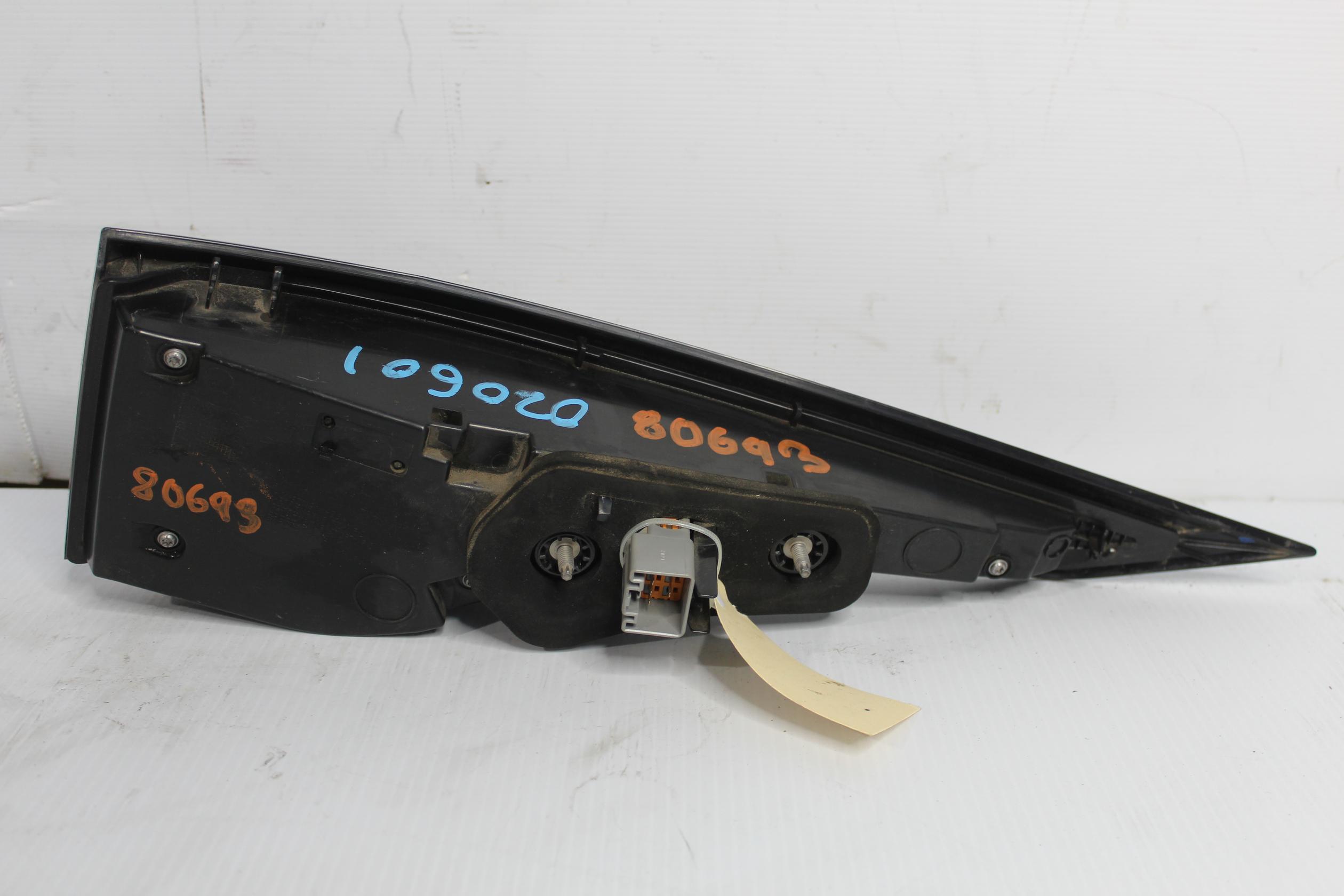 Land Rover L462 Discovery 5 LH Left Tail Light Lamp LR106845 - Image 6
