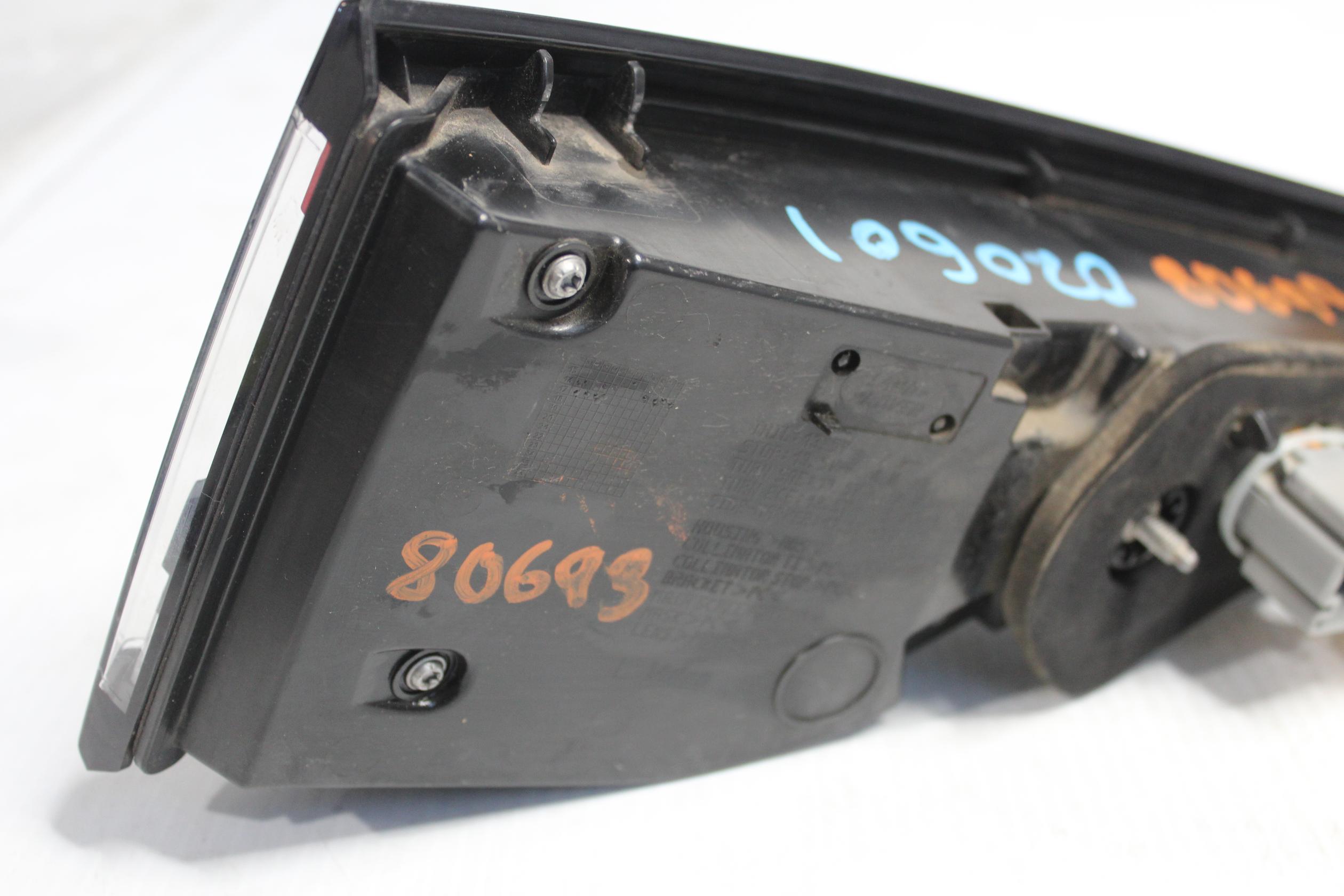 Land Rover L462 Discovery 5 LH Left Tail Light Lamp LR106845 - Image 7