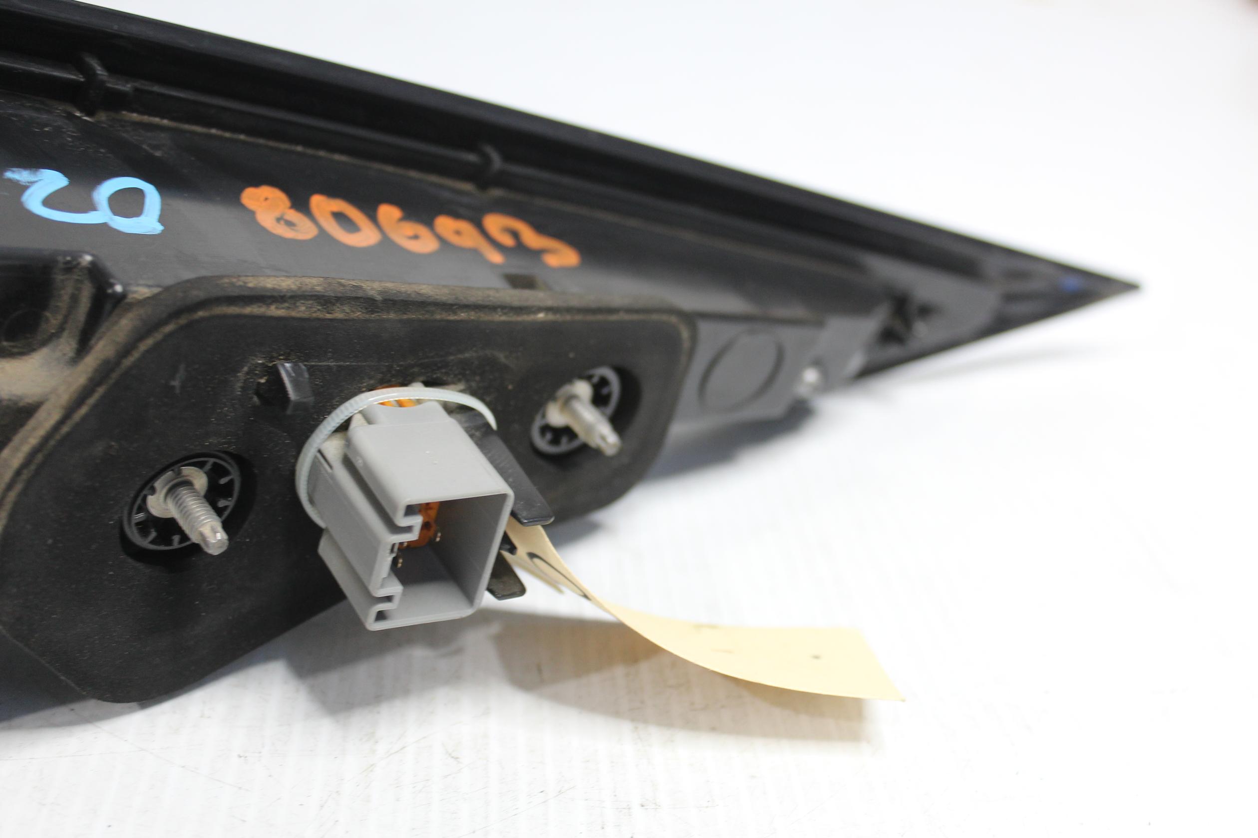 Land Rover L462 Discovery 5 LH Left Tail Light Lamp LR106845 - Image 9