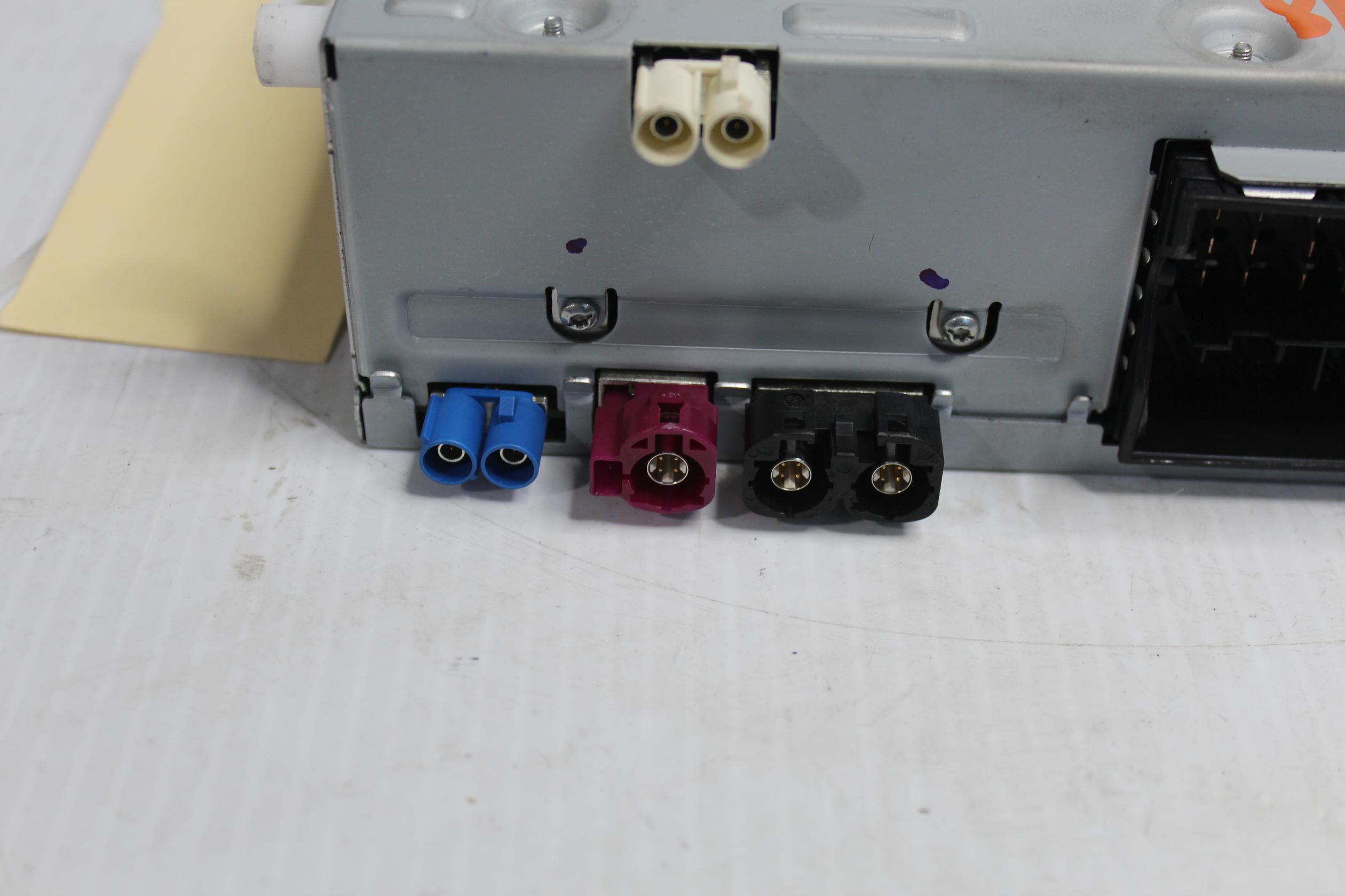 Land Rover L462 Discovery 5 Radio Headunit Control Unit LR110050, LR116709 - Image 2