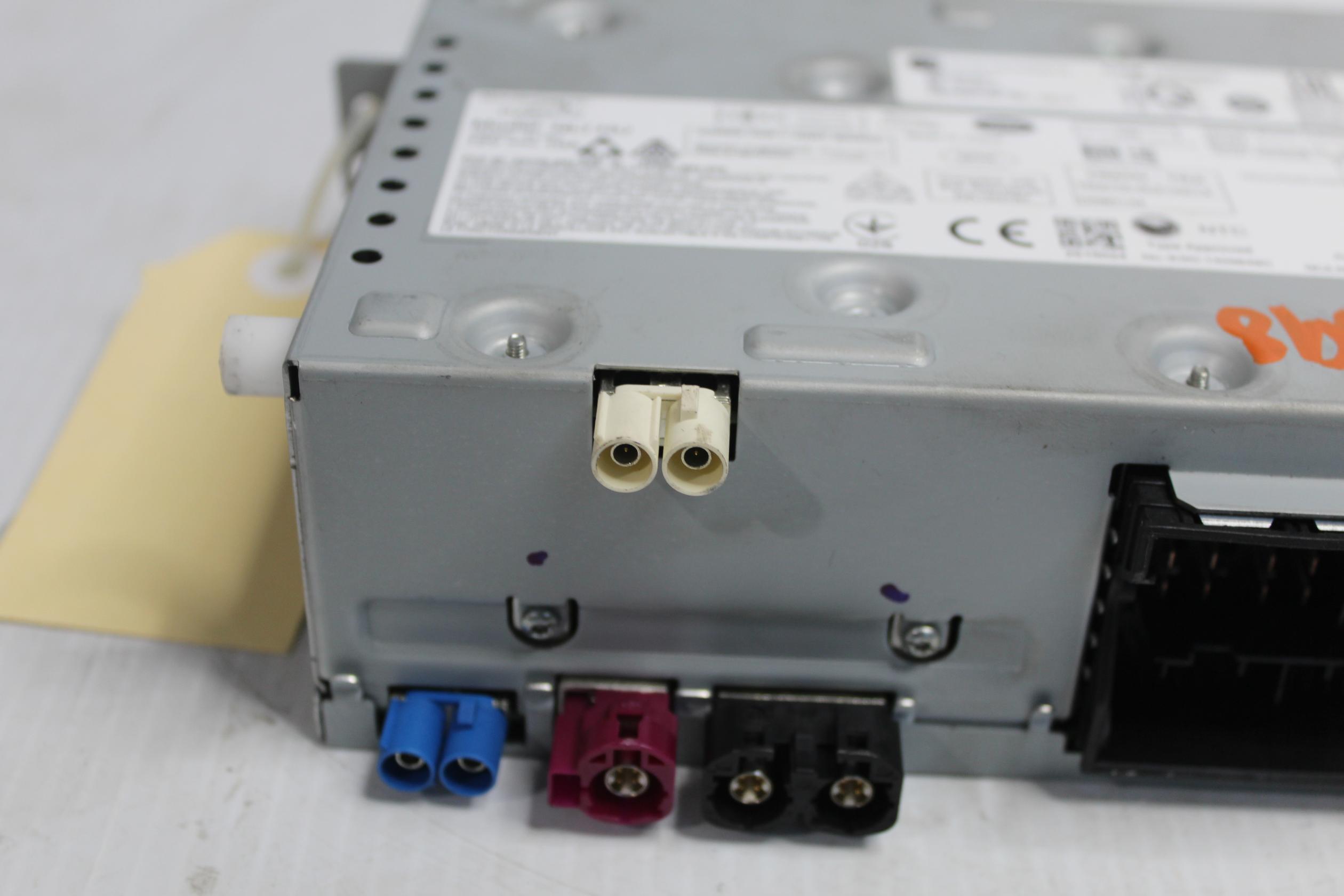 Land Rover L462 Discovery 5 Radio Headunit Control Unit LR110050, LR116709 - Image 3