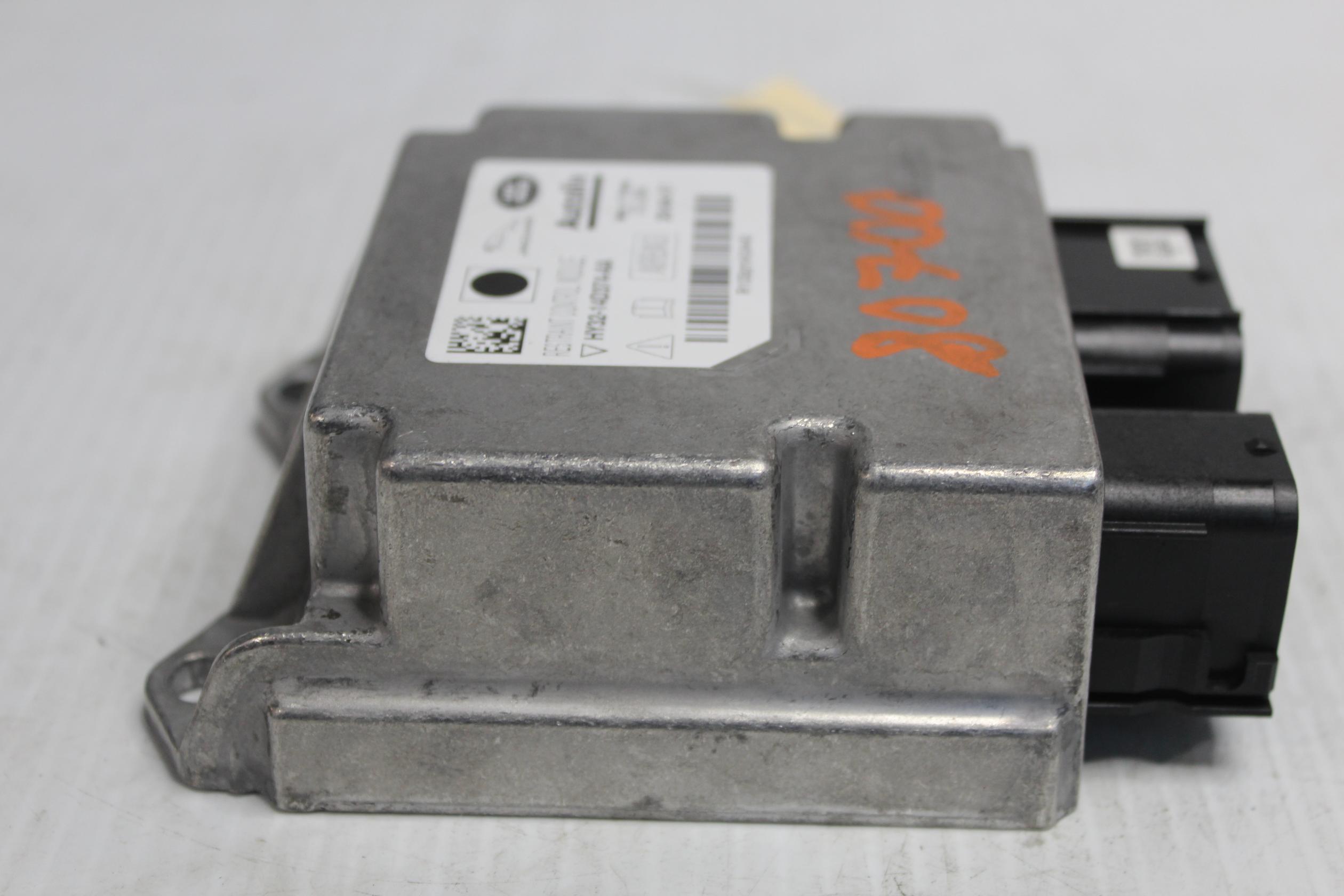 Land Rover L462 Discovery 5 SRS Airbag Module Control Unit LR114031, LR081400 - Image 4