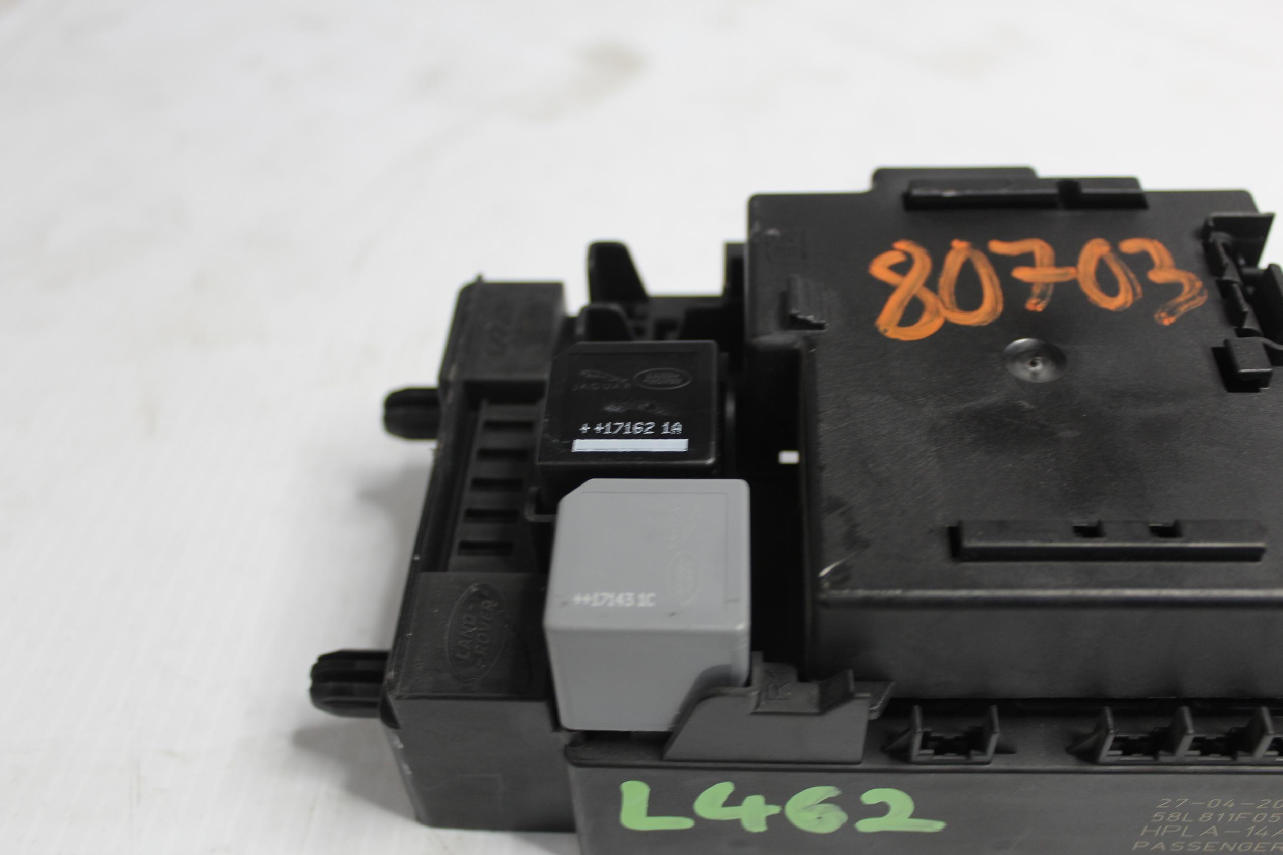 Land Rover L462 Discovery 5 Cabin Interior Fuse Box LR085480, HPLA14A073BC - Image 3