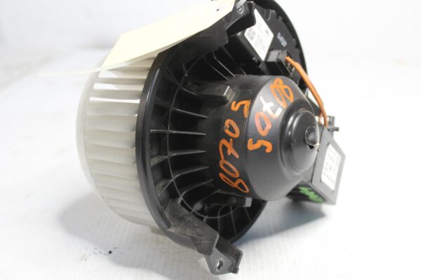 Land Rover / Range Rover L494 L462 L560 Blower Motor Fan LR082161, GX7318456BA