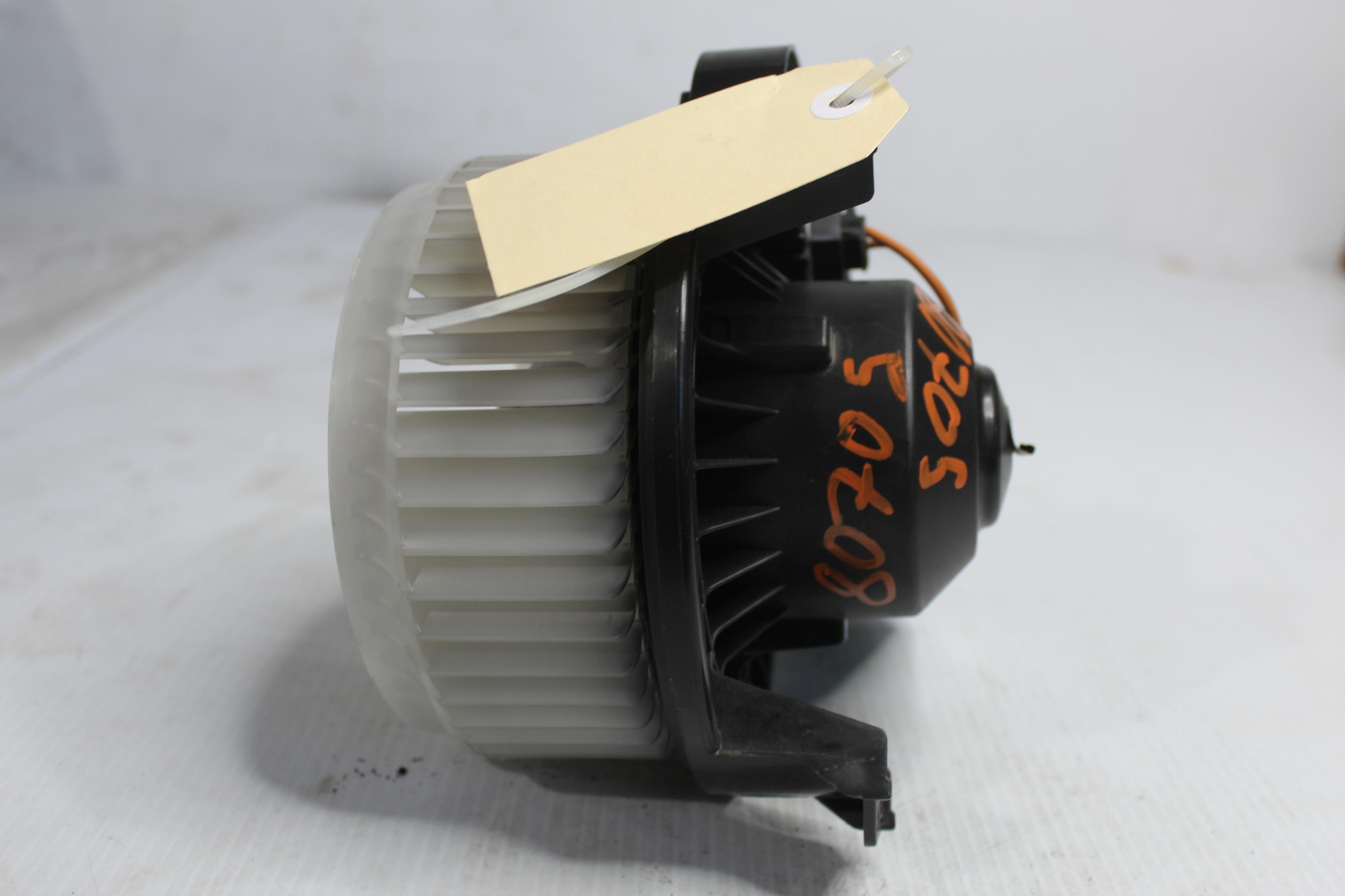 Land Rover / Range Rover L494 L462 L560 Blower Motor Fan LR082161, GX7318456BA - Image 7