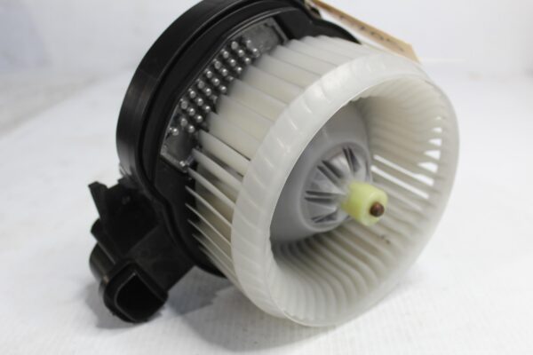 Land Rover / Range Rover L494 L462 L560 Blower Motor Fan LR082161, GX7318456BA