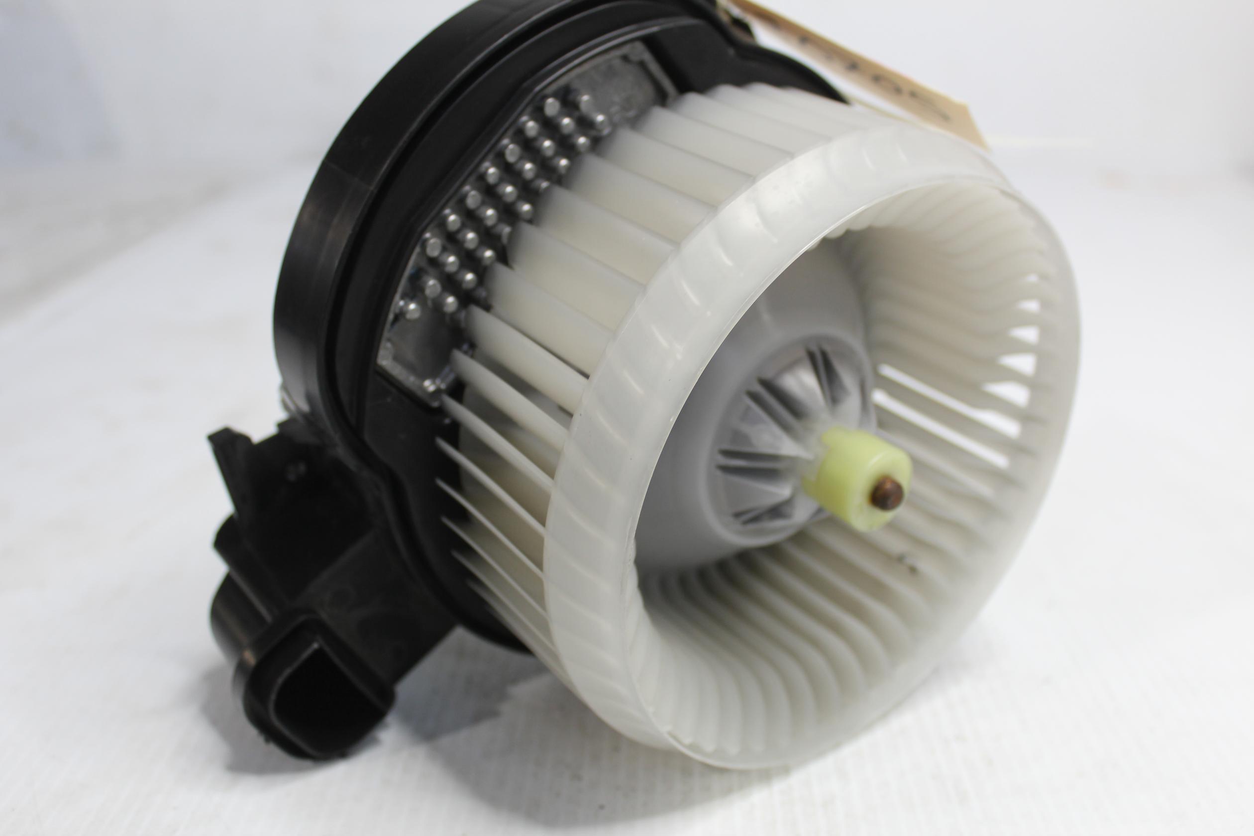 Land Rover / Range Rover L494 L462 L560 Blower Motor Fan LR082161, GX7318456BA - Image 8