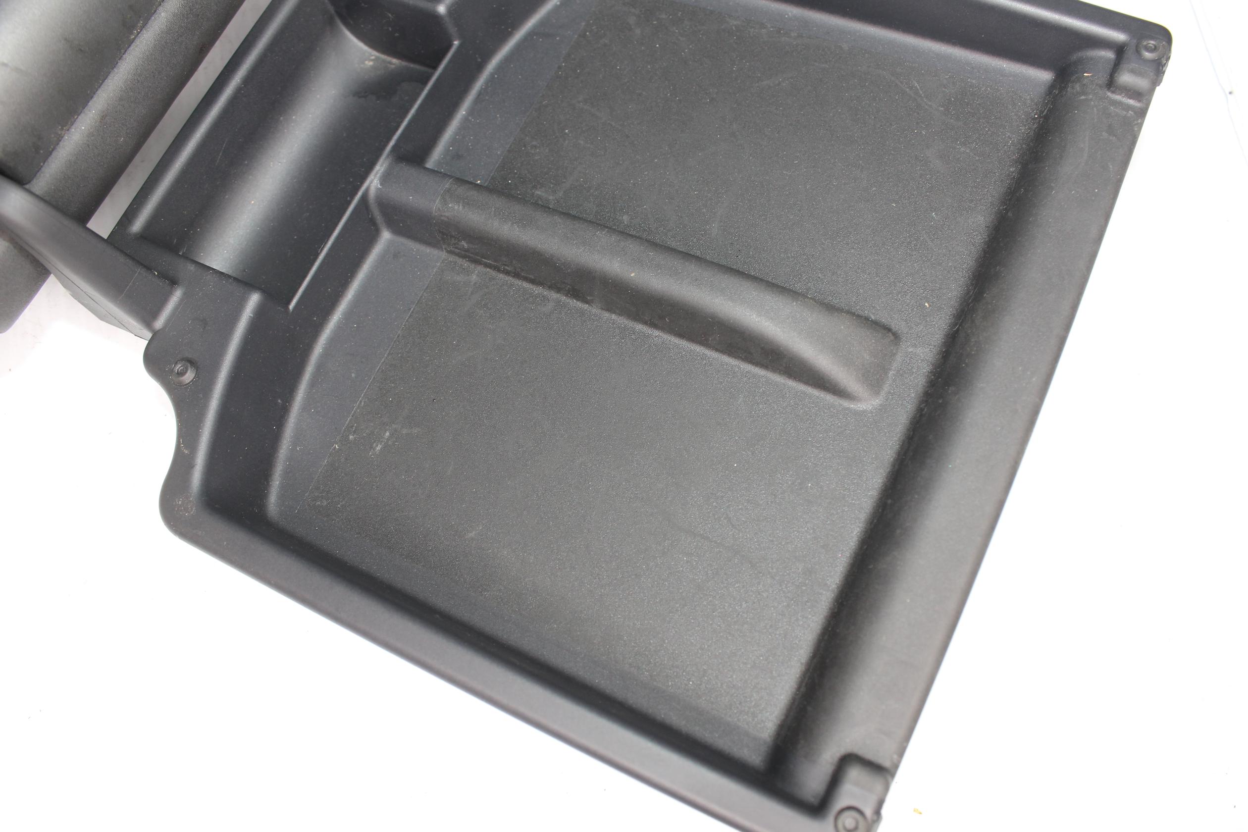 Land Rover L462 Discovery 5 Centre Console Lid Armrest BLACK LR082431 - Image 11