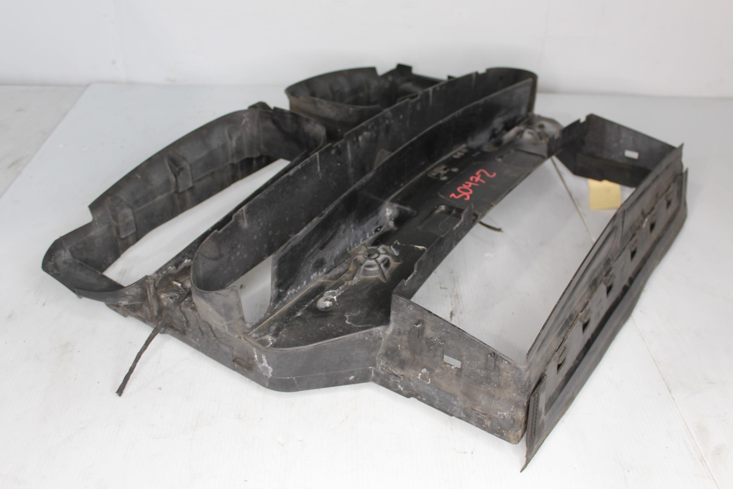 BMW F15 X5 M50i M Sport Front Air Cooling Duct Shroud 51648055208 - Image 2