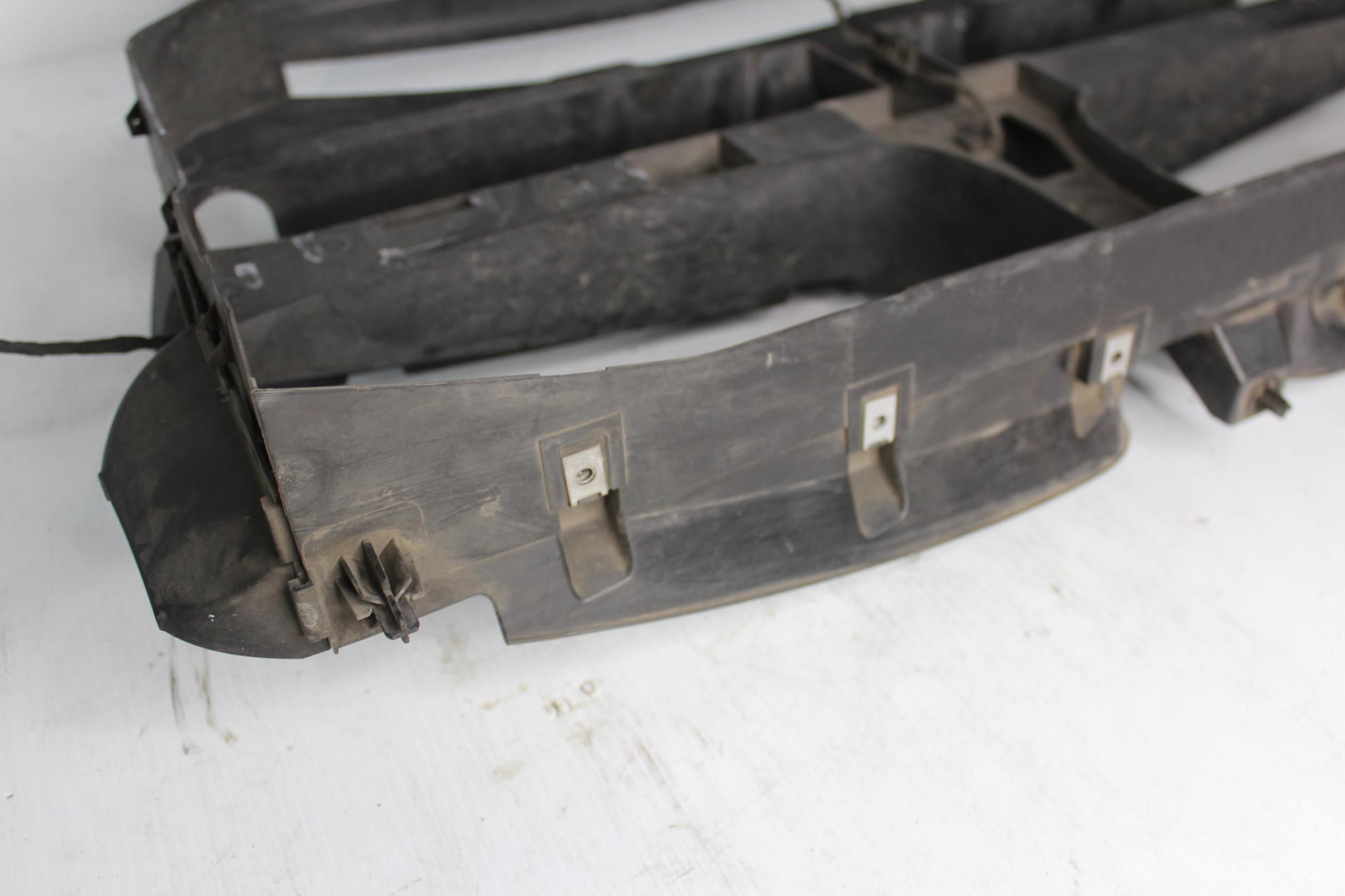 BMW F15 X5 M50i M Sport Front Air Cooling Duct Shroud 51648055208 - Image 11