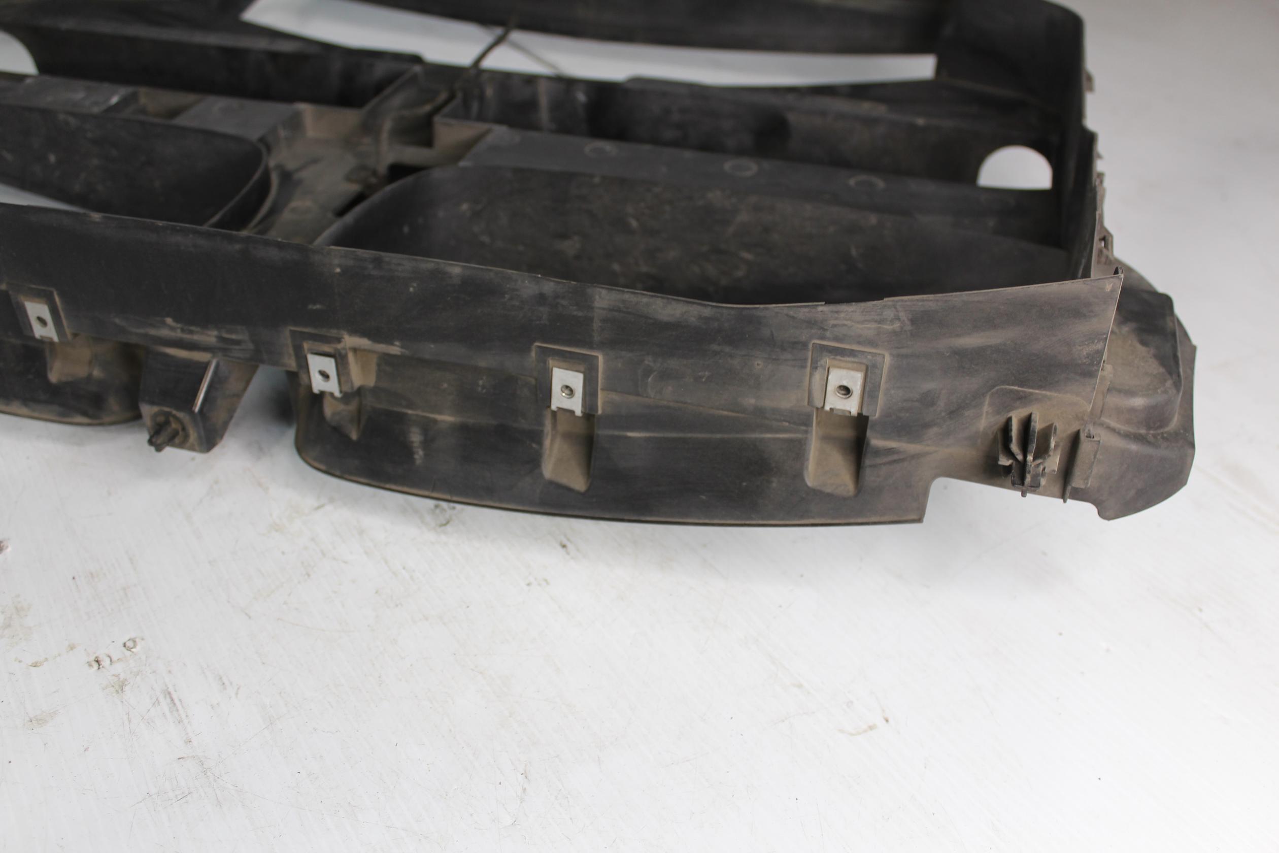 BMW F15 X5 M50i M Sport Front Air Cooling Duct Shroud 51648055208 - Image 12