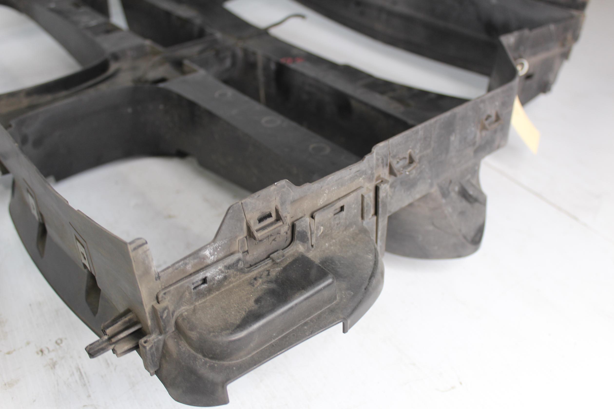 BMW F15 X5 M50i M Sport Front Air Cooling Duct Shroud 51648055208 - Image 13