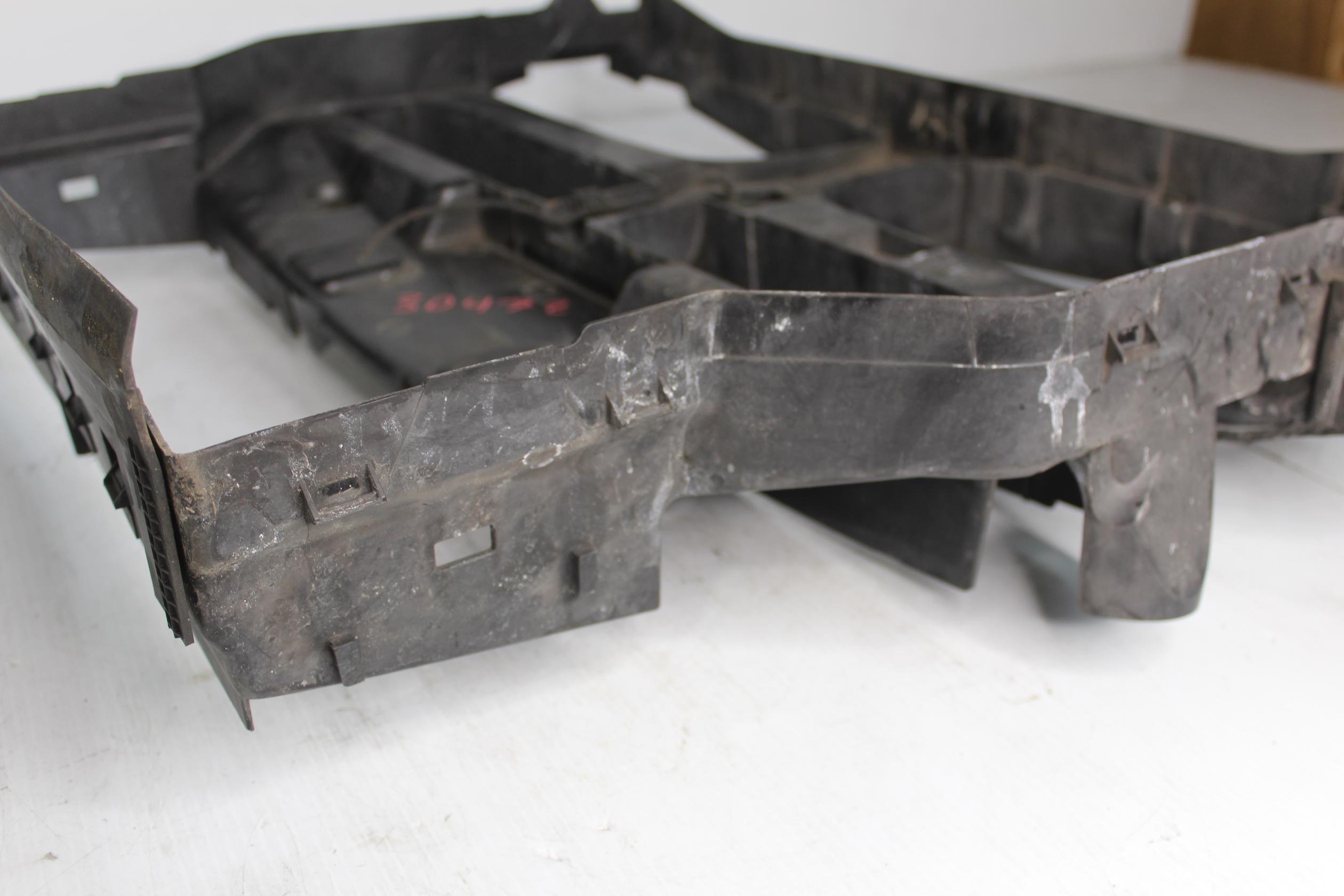 BMW F15 X5 M50i M Sport Front Air Cooling Duct Shroud 51648055208 - Image 17