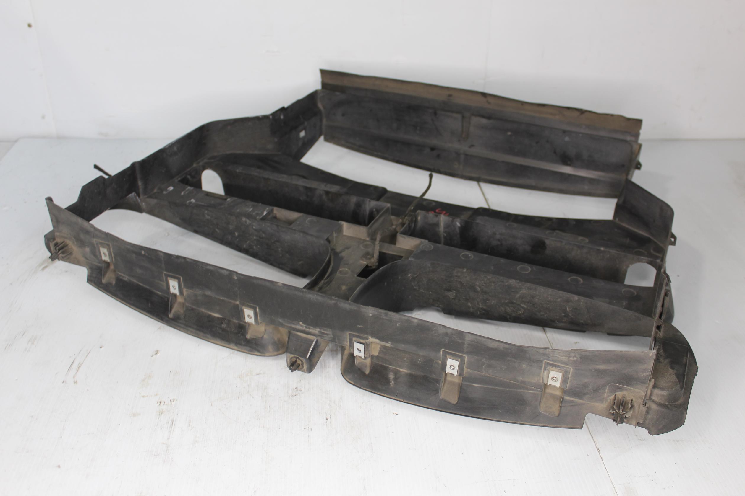 BMW F15 X5 M50i M Sport Front Air Cooling Duct Shroud 51648055208 - Image 10