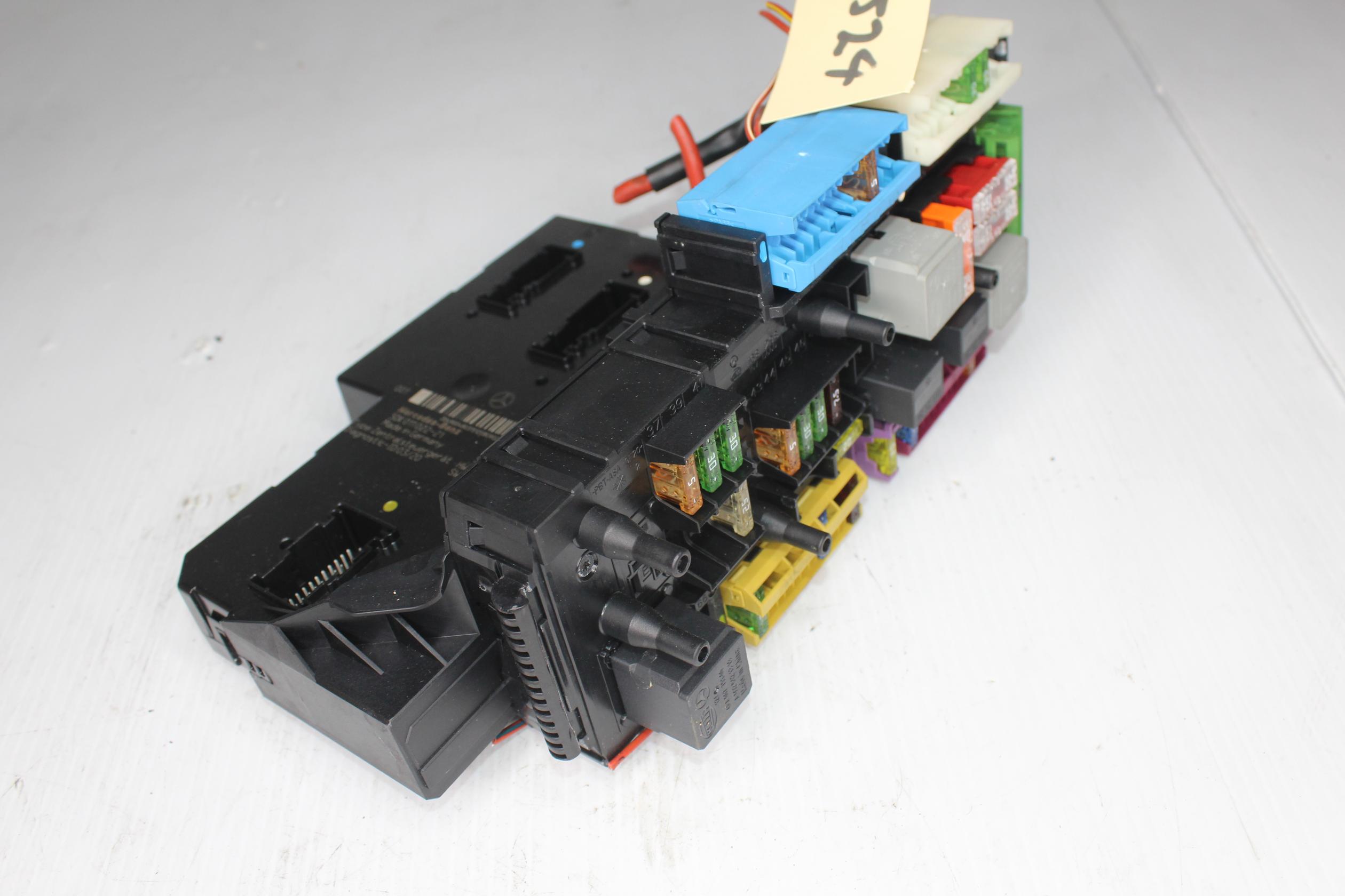 Mercedes Benz W204 C63 AMG Rear SAM Fuse Box Module A2049004803, A2049065402 - Image 4