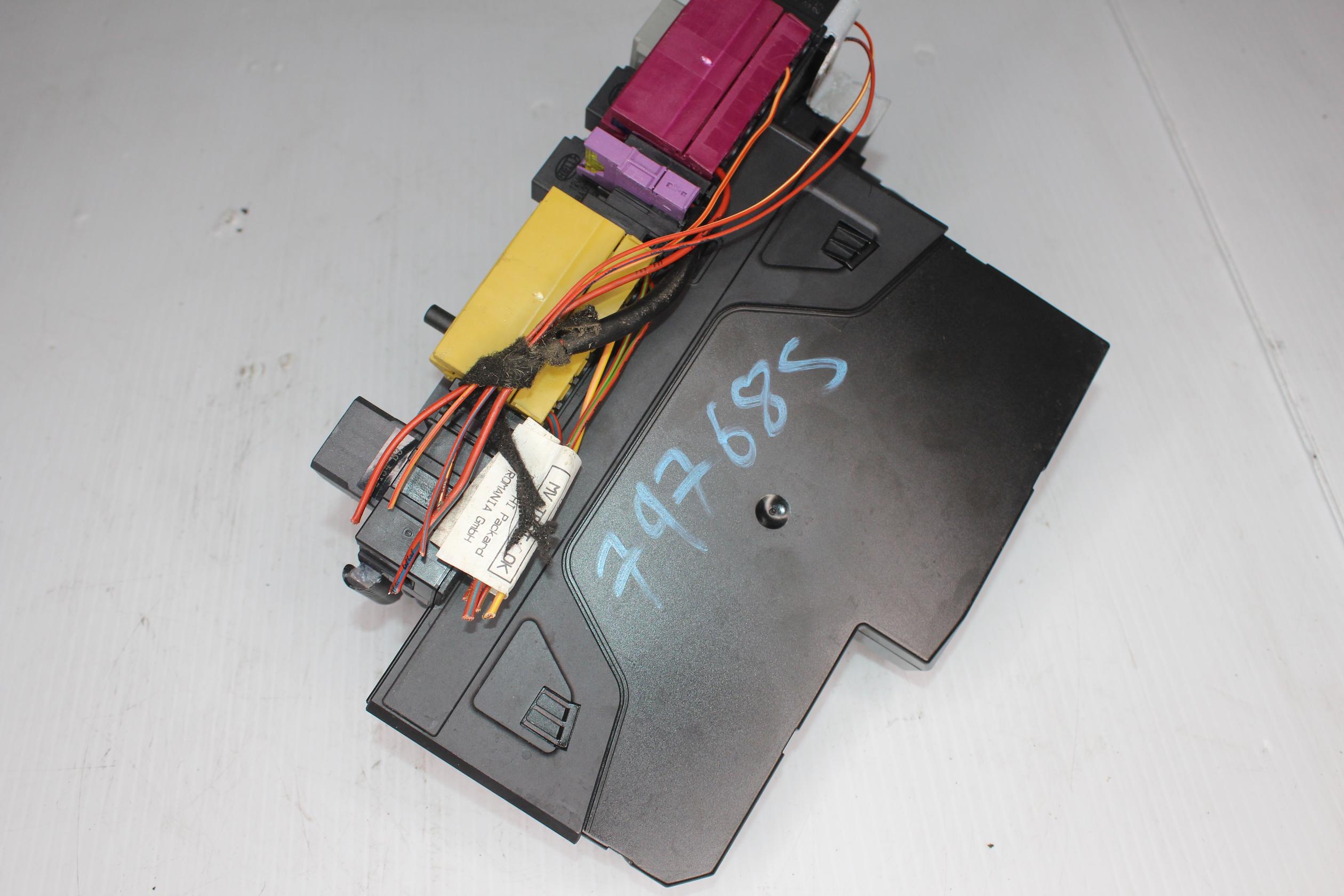 Mercedes Benz W204 C63 AMG Rear SAM Fuse Box Module A2049004803, A2049065402 - Image 7