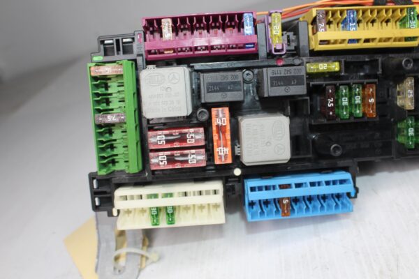 Mercedes Benz W204 C63 AMG Rear SAM Fuse Box Module A2049004803, A2049065402