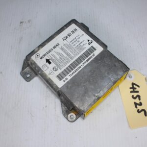 Mercedes Benz W204 C63 AMG SRS Airbag Module A2049012804 - Image 2