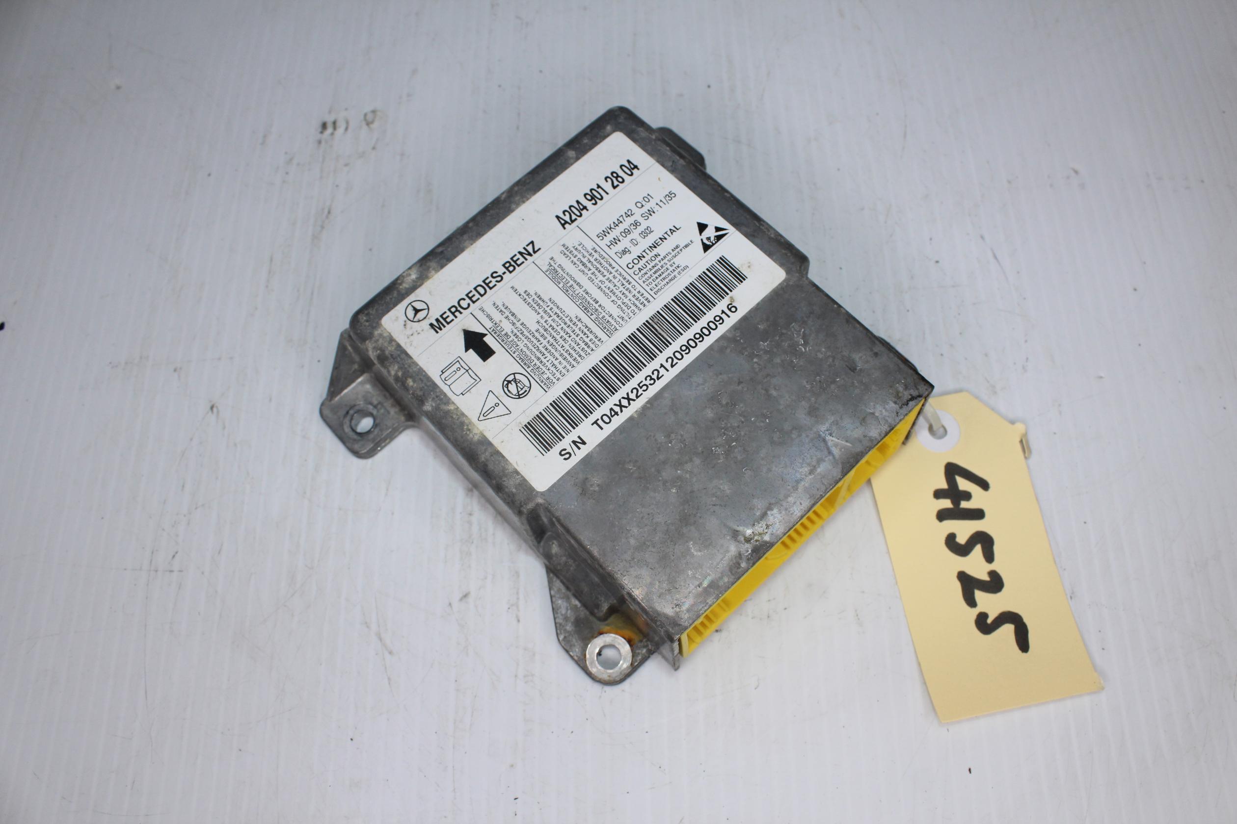 Mercedes Benz W204 C63 AMG SRS Airbag Module A2049012804 - Image 2