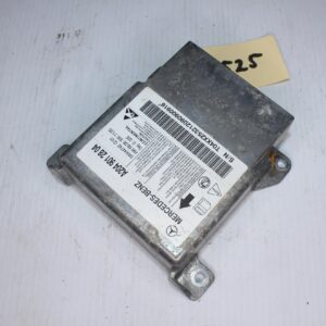 Mercedes Benz W204 C63 AMG SRS Airbag Module A2049012804 - Image 3