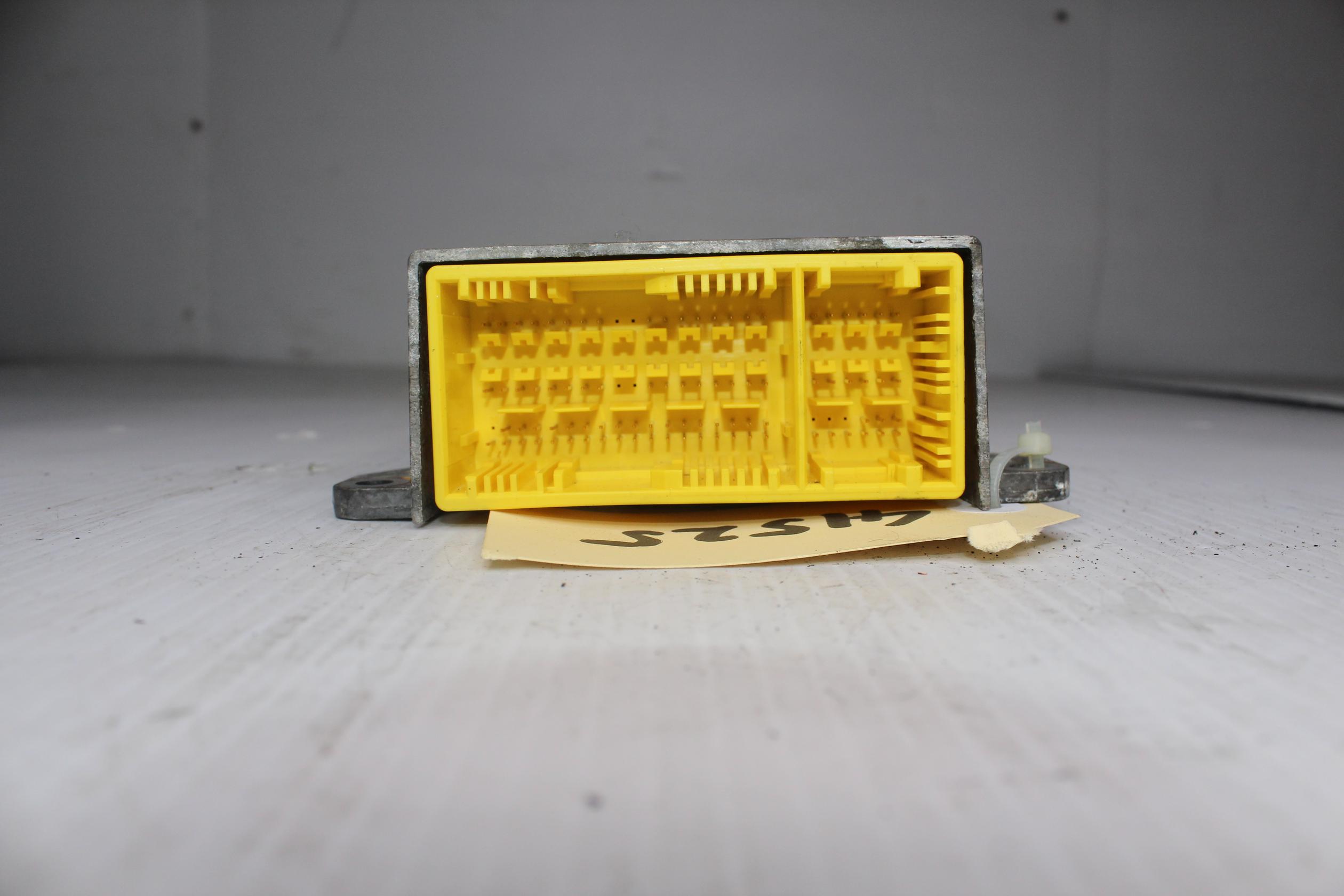 Mercedes Benz W204 C63 AMG SRS Airbag Module A2049012804 - Image 5