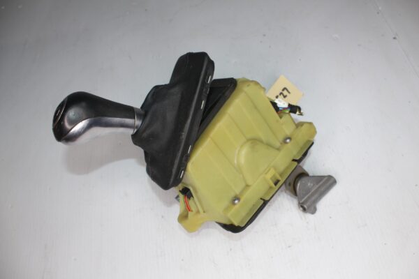 Mercedes Benz W204 C Class Gear Selector T-Bar A2042677624
