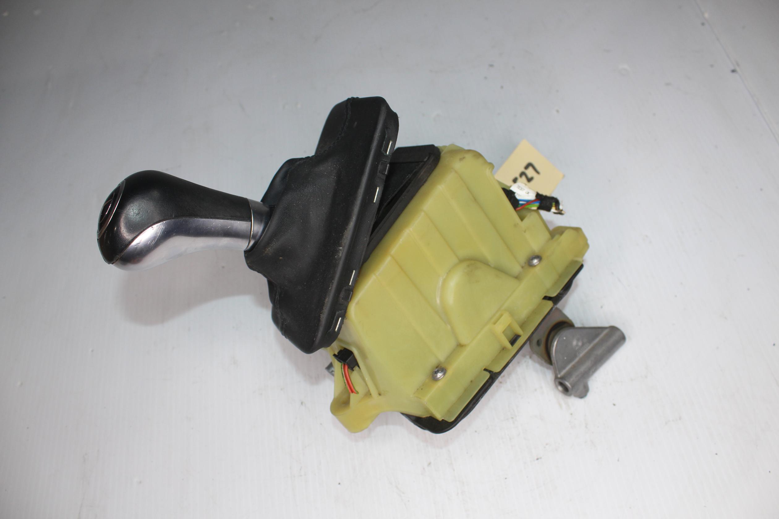 Mercedes Benz W204 C Class Gear Selector T-Bar A2042677624 - Image 2