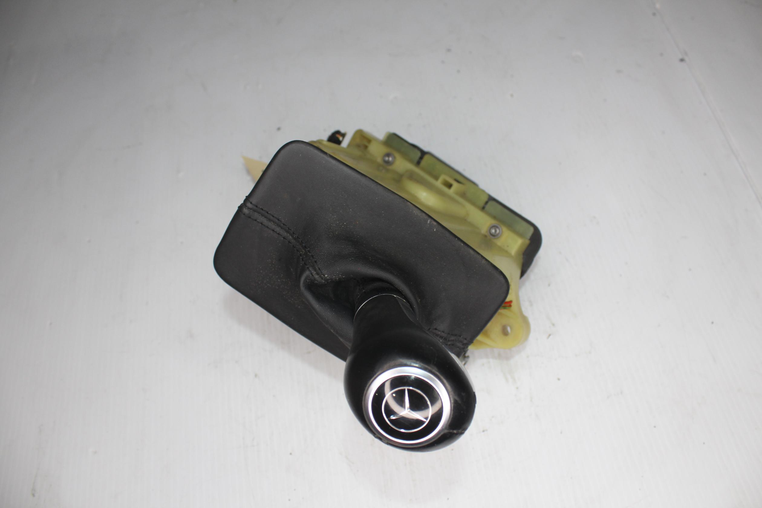 Mercedes Benz W204 C Class Gear Selector T-Bar A2042677624 - Image 3