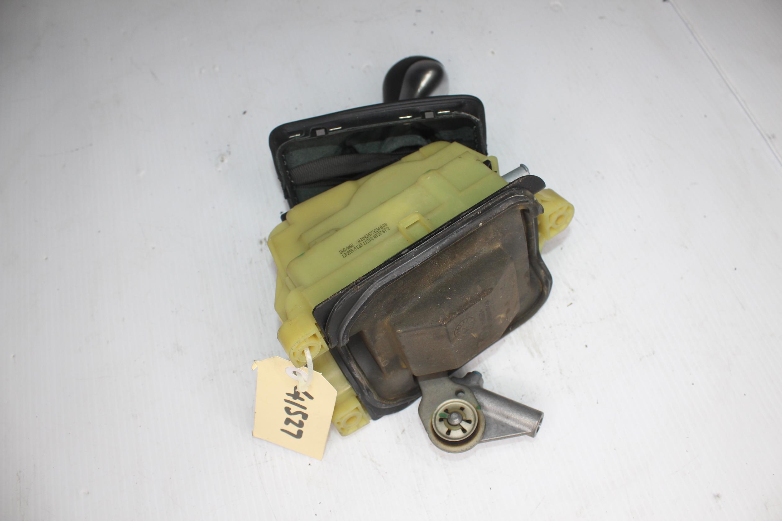 Mercedes Benz W204 C Class Gear Selector T-Bar A2042677624 - Image 5