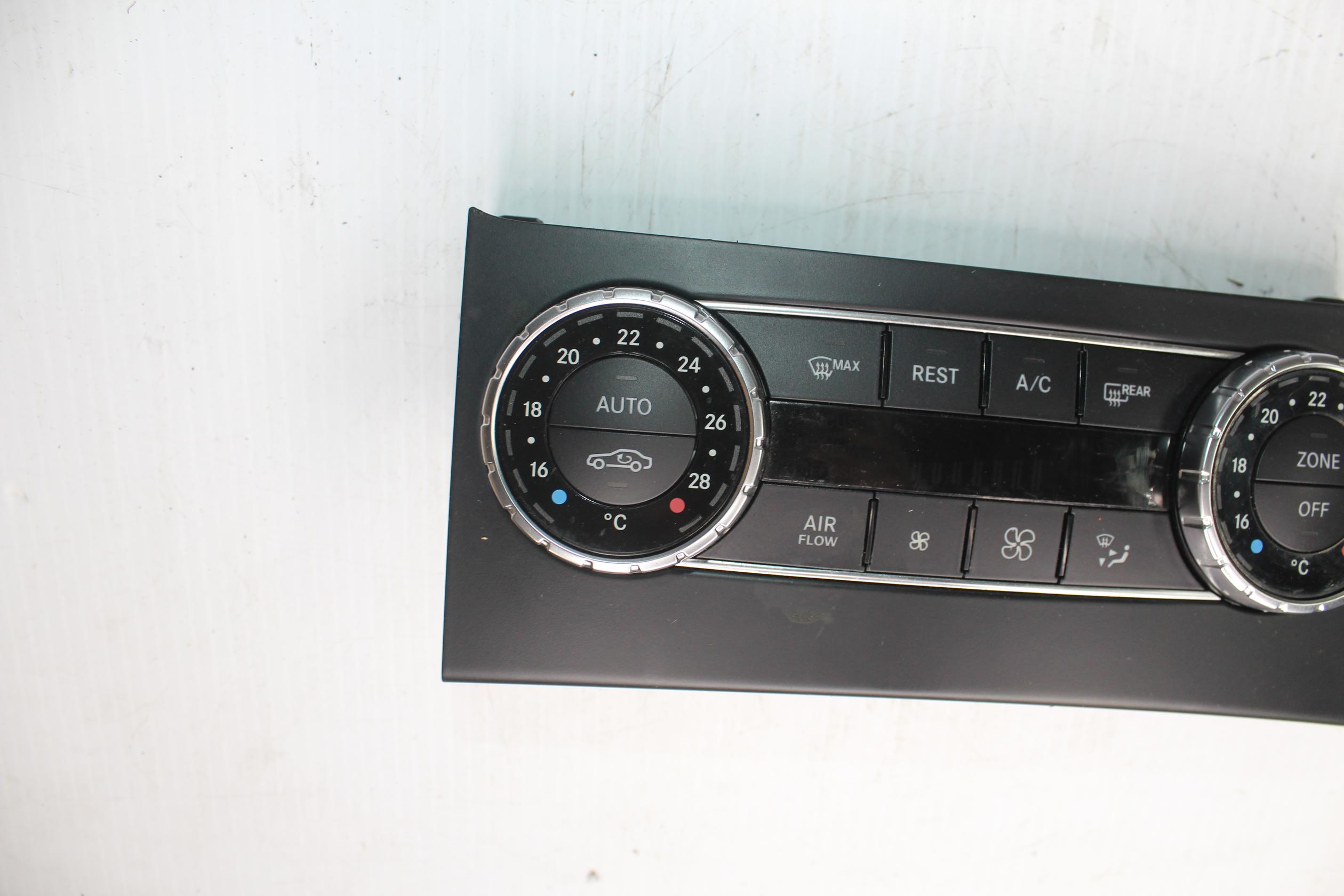 Merceds Benz W204 C63 AMG AC Climate Control Unit Panel A2049005905, A2049007615 - Image 2