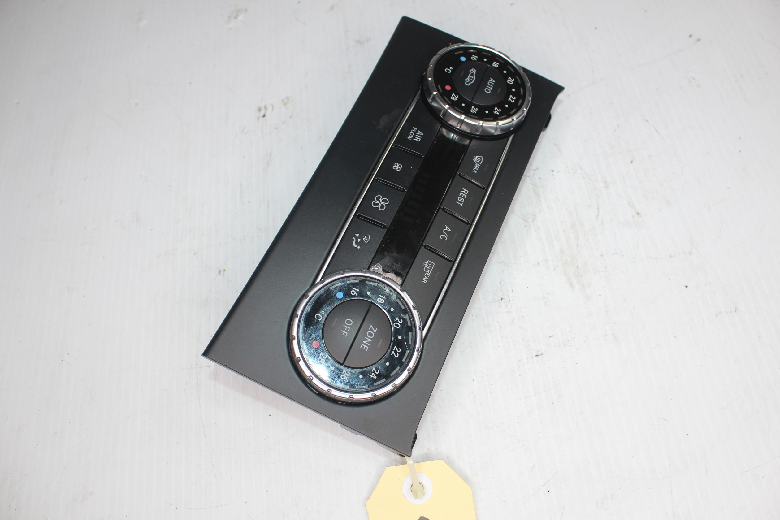 Merceds Benz W204 C63 AMG AC Climate Control Unit Panel A2049005905, A2049007615 - Image 7