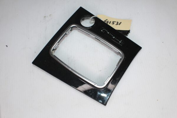 Mercedes Benz W204 C63 AMG Gear Shift Surround Trim A2042670100, A2042670000