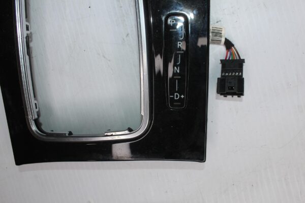 Mercedes Benz W204 C63 AMG Gear Shift Surround Trim A2042670100, A2042670000